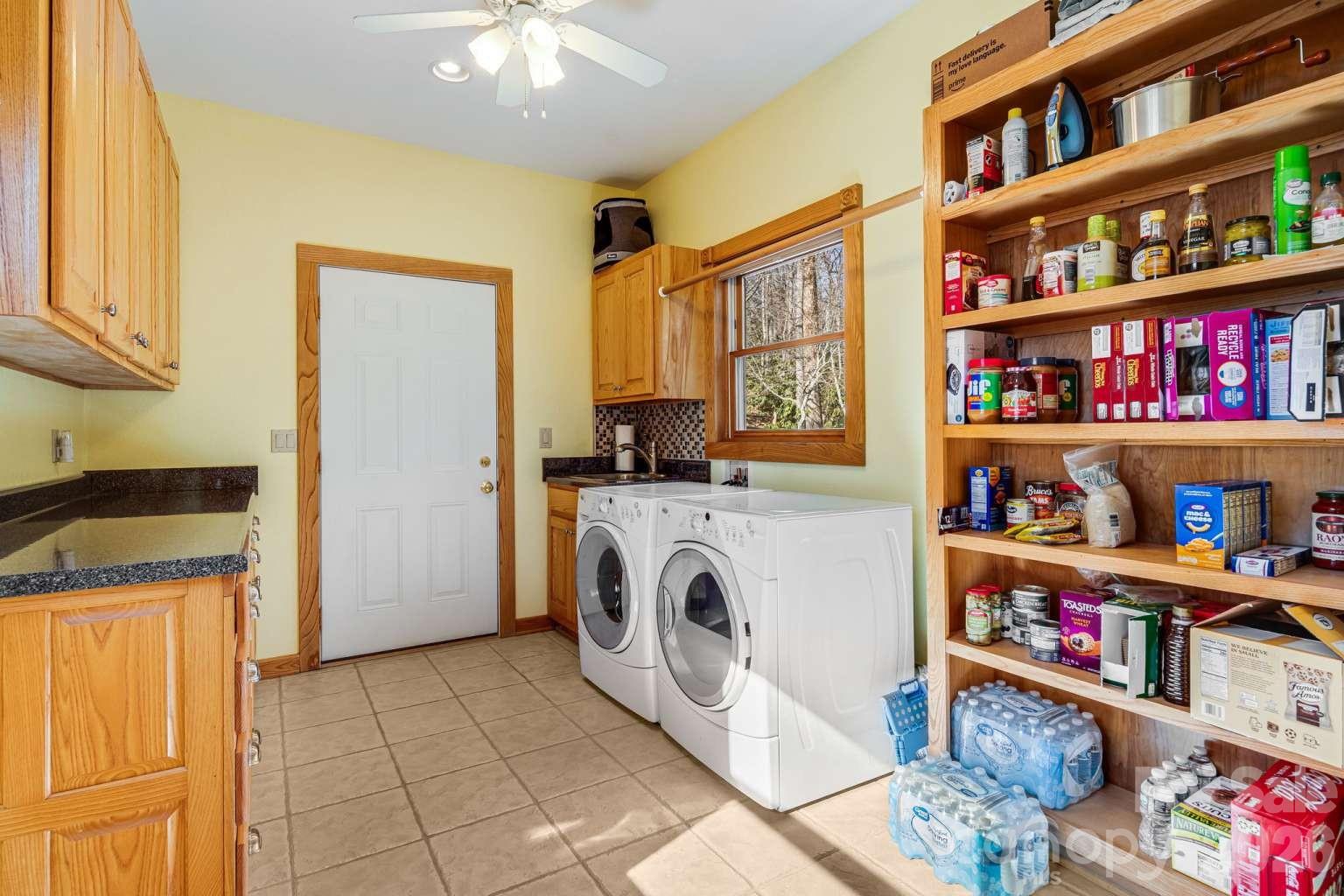 20 Stony Crest Drive Property Photo 9