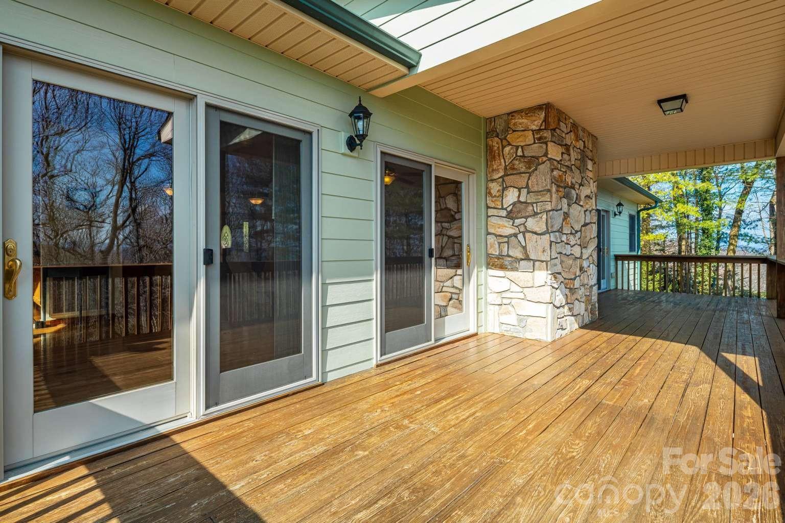 20 Stony Crest Drive Property Photo 15
