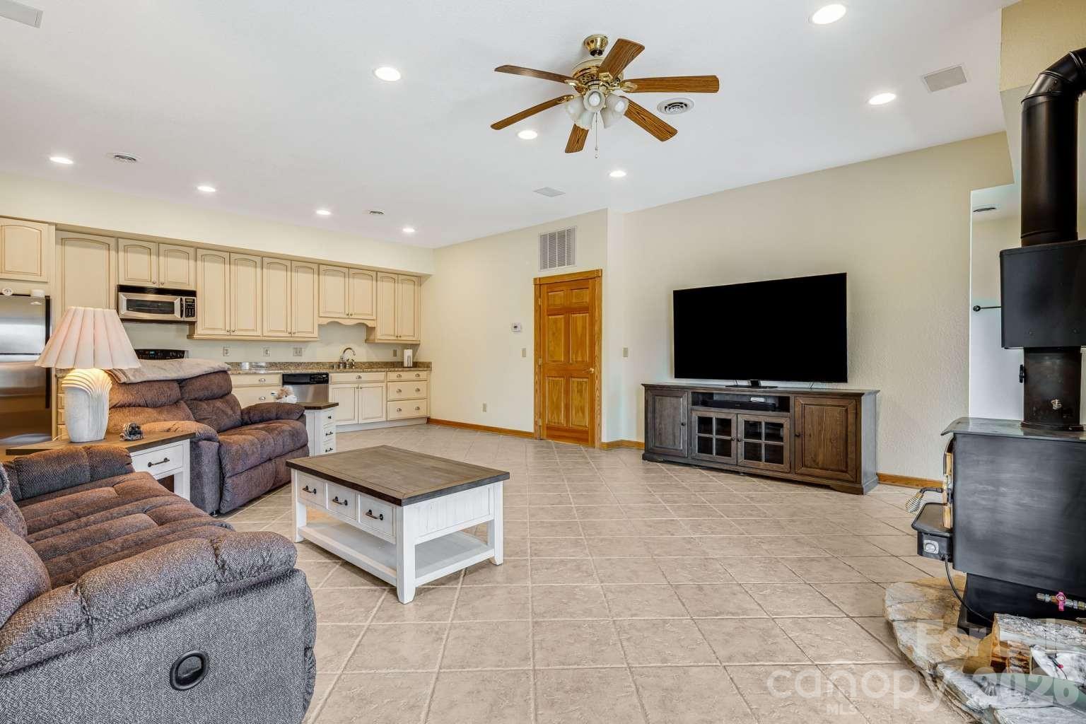 20 Stony Crest Drive Property Photo 16