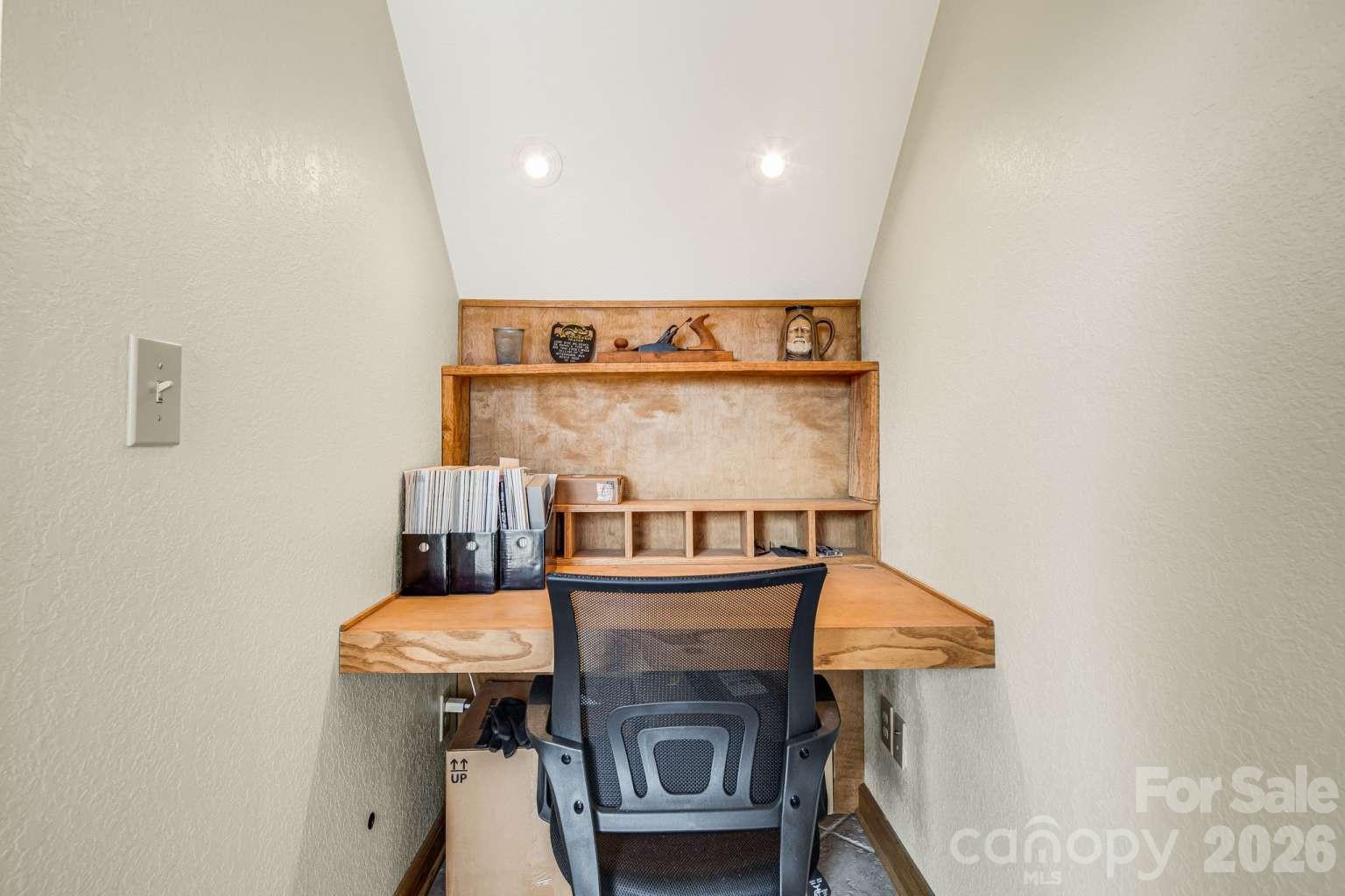 20 Stony Crest Drive Property Photo 19
