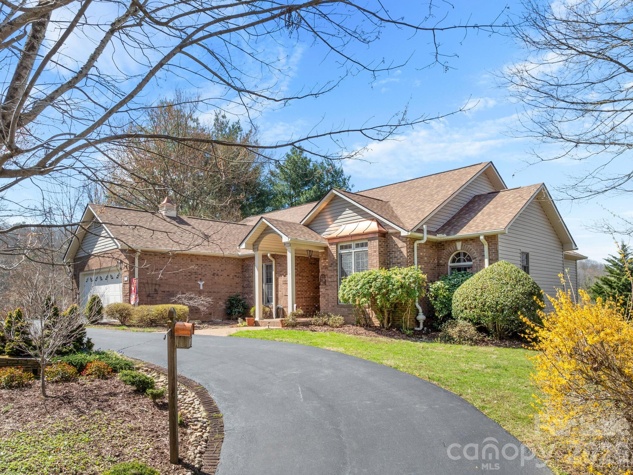 17 Ashton Forest Court Property Photo 6