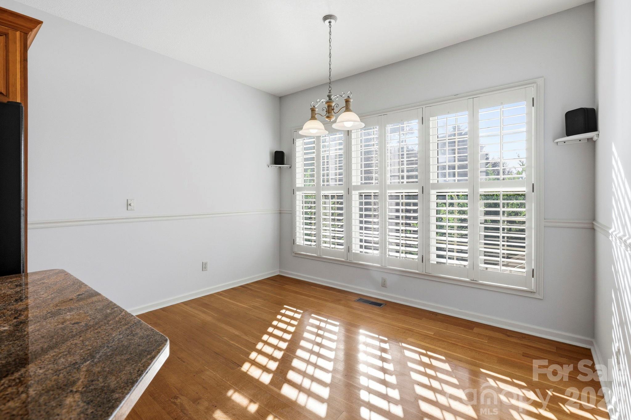 17 Ashton Forest Court Property Photo 18