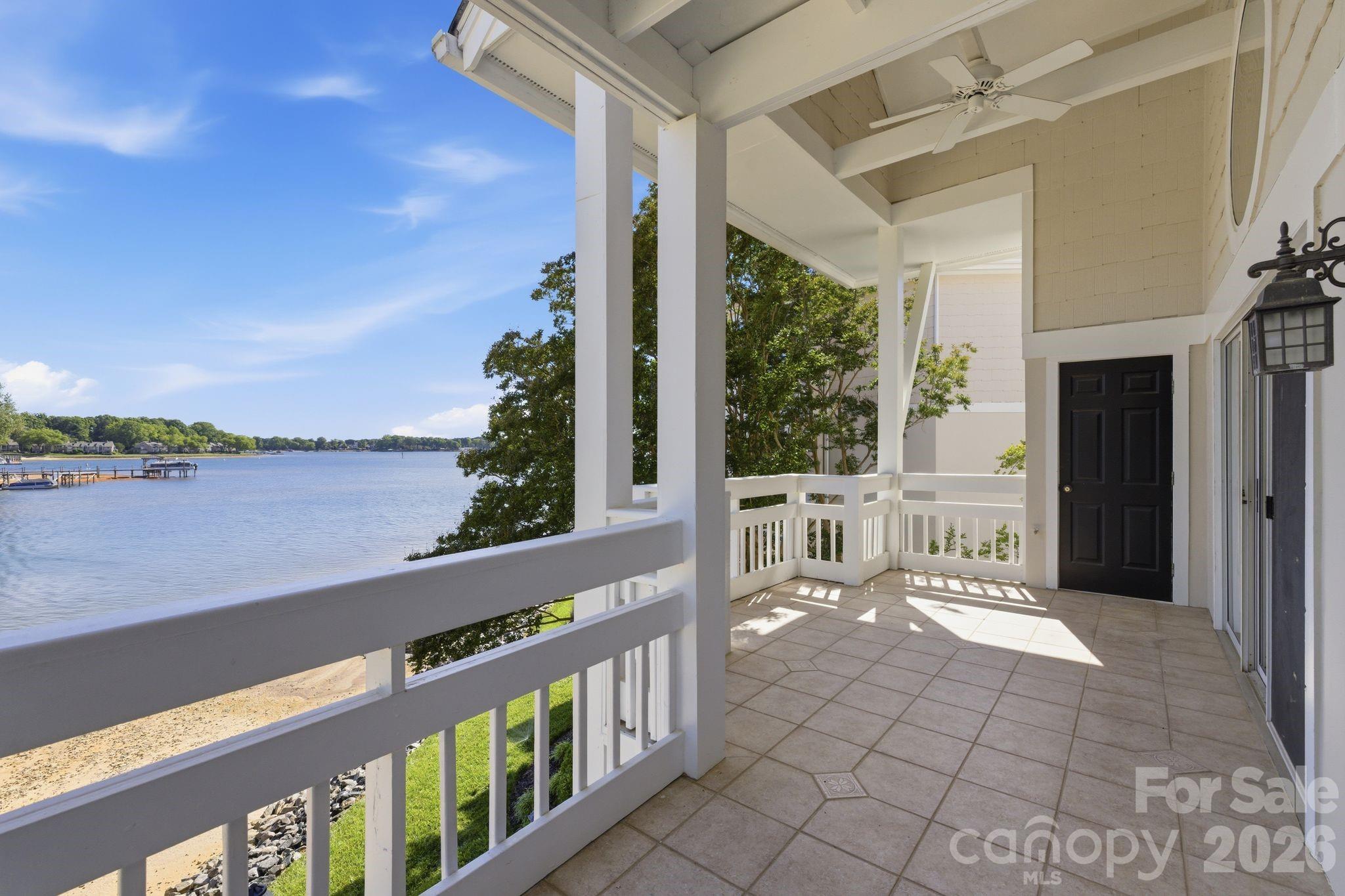 17925 Kings Point Drive B Property Photo 1