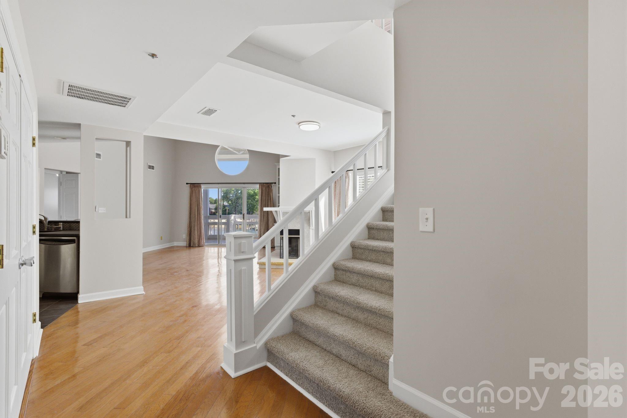 17925 Kings Point Drive B Property Photo 6