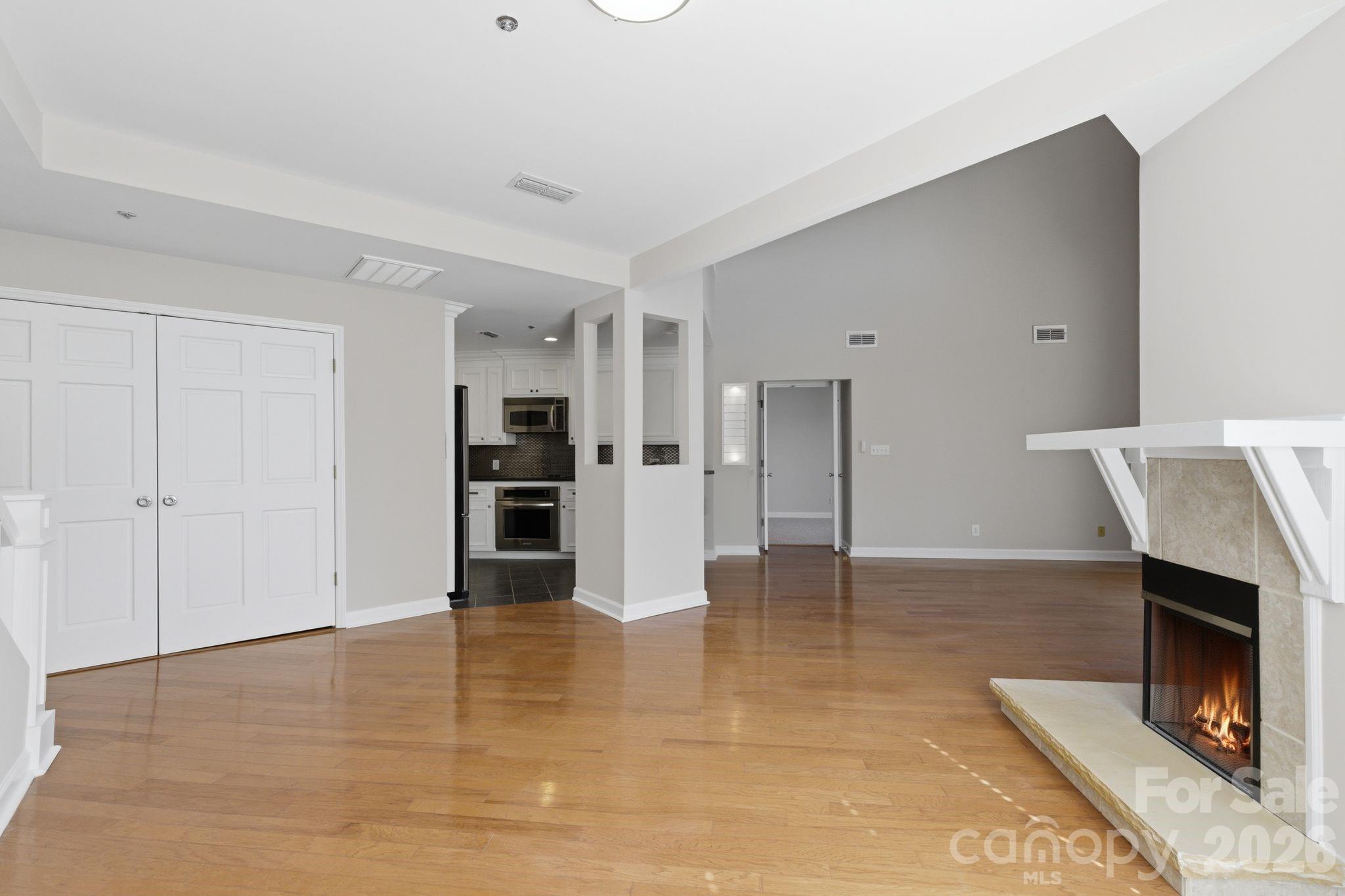 17925 Kings Point Drive B Property Photo 12