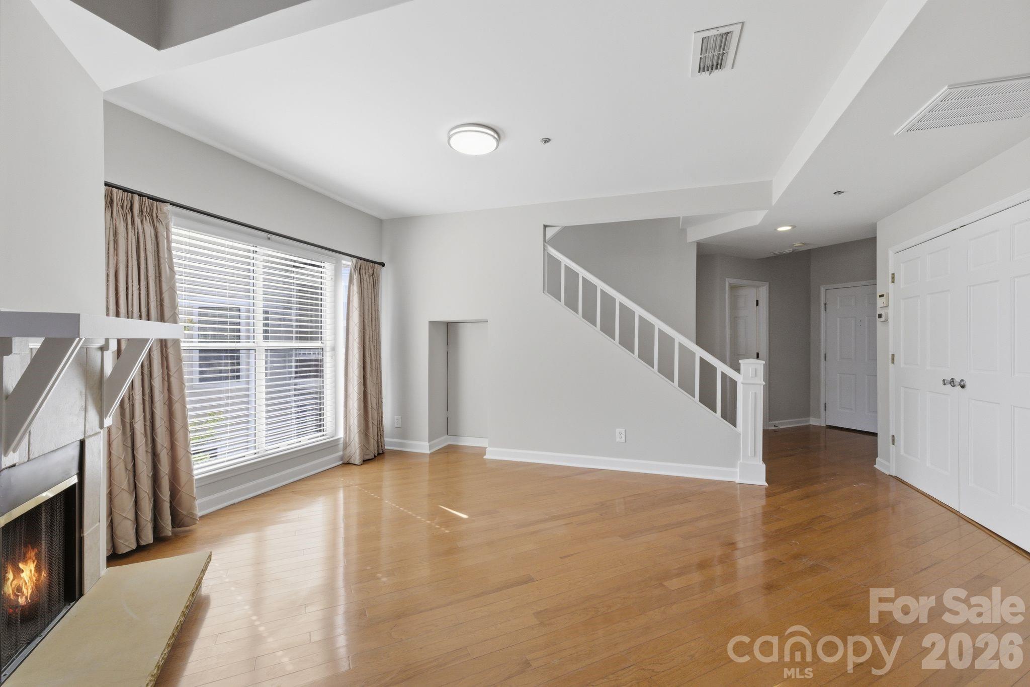 17925 Kings Point Drive B Property Photo 14