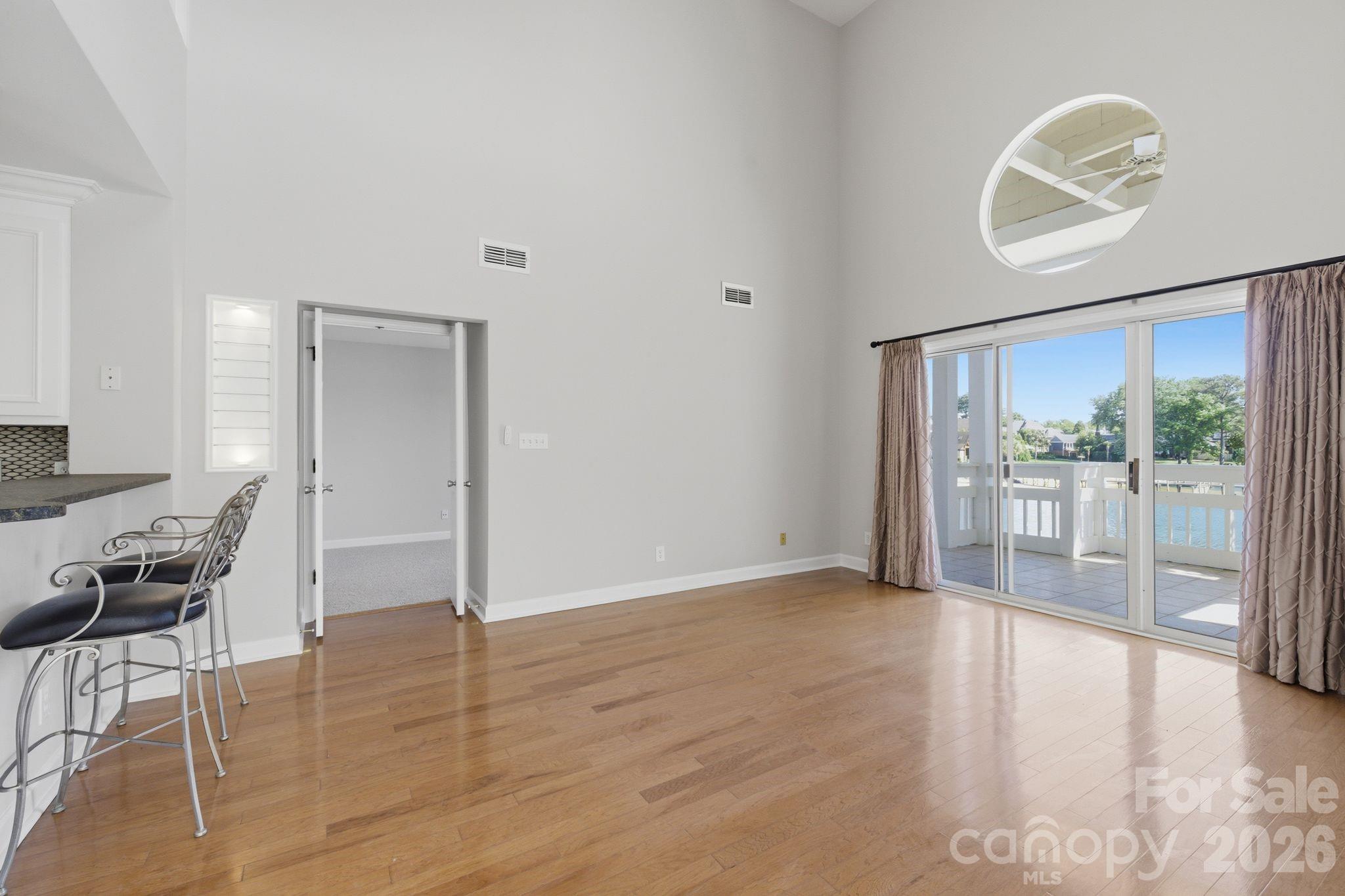 17925 Kings Point Drive B Property Photo 20
