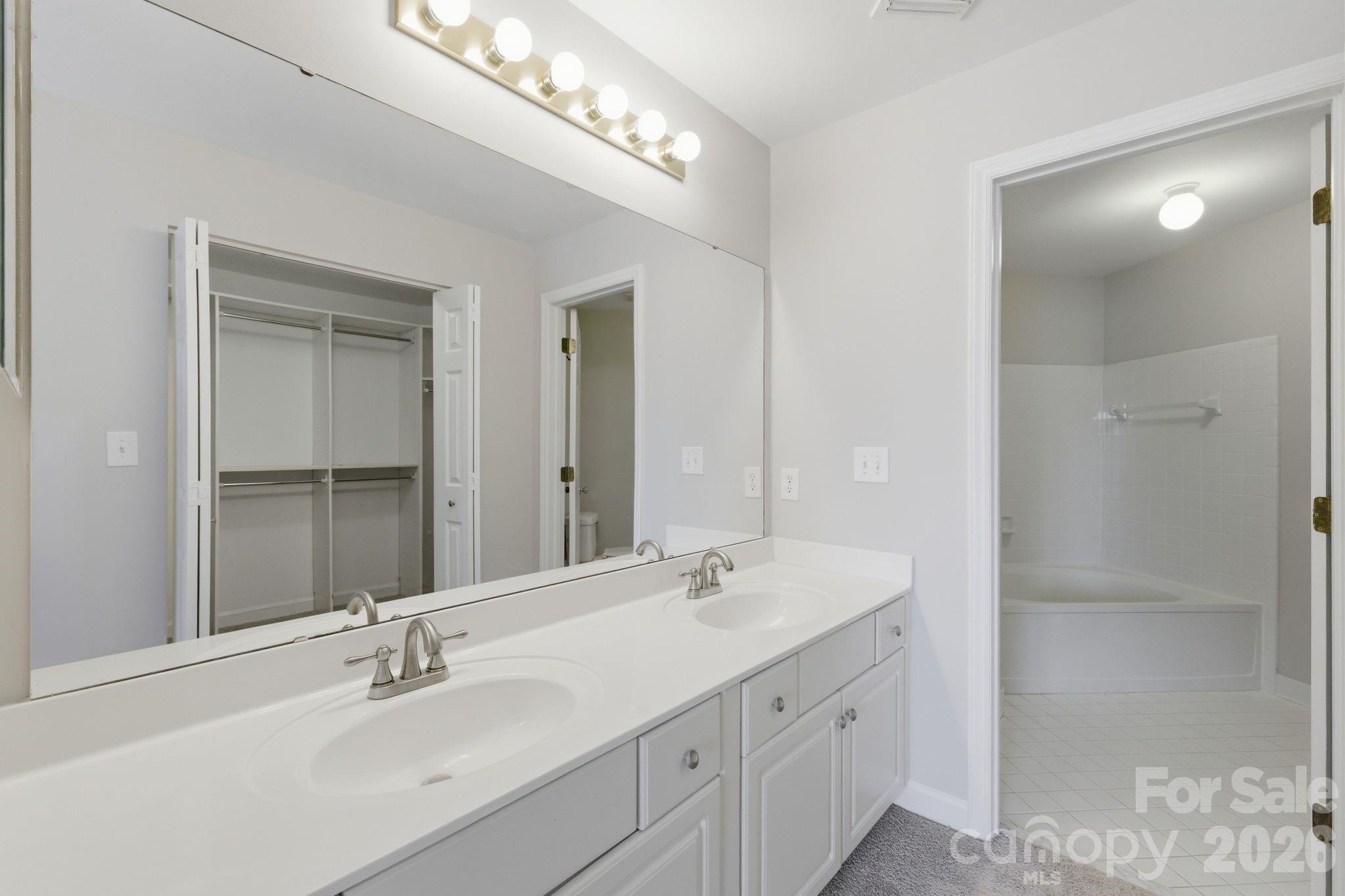 17925 Kings Point Drive B Property Photo 25