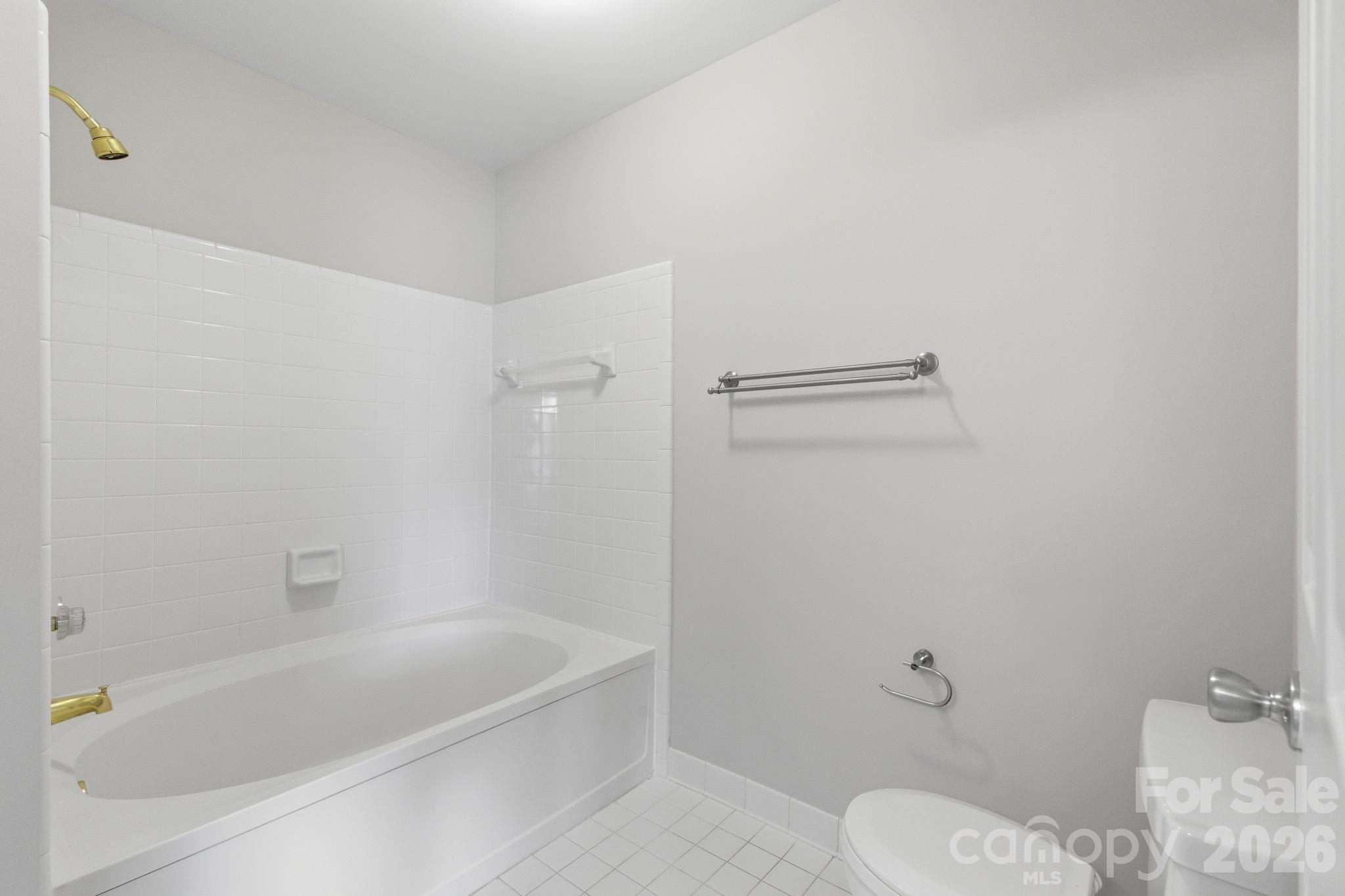 17925 Kings Point Drive B Property Photo 27
