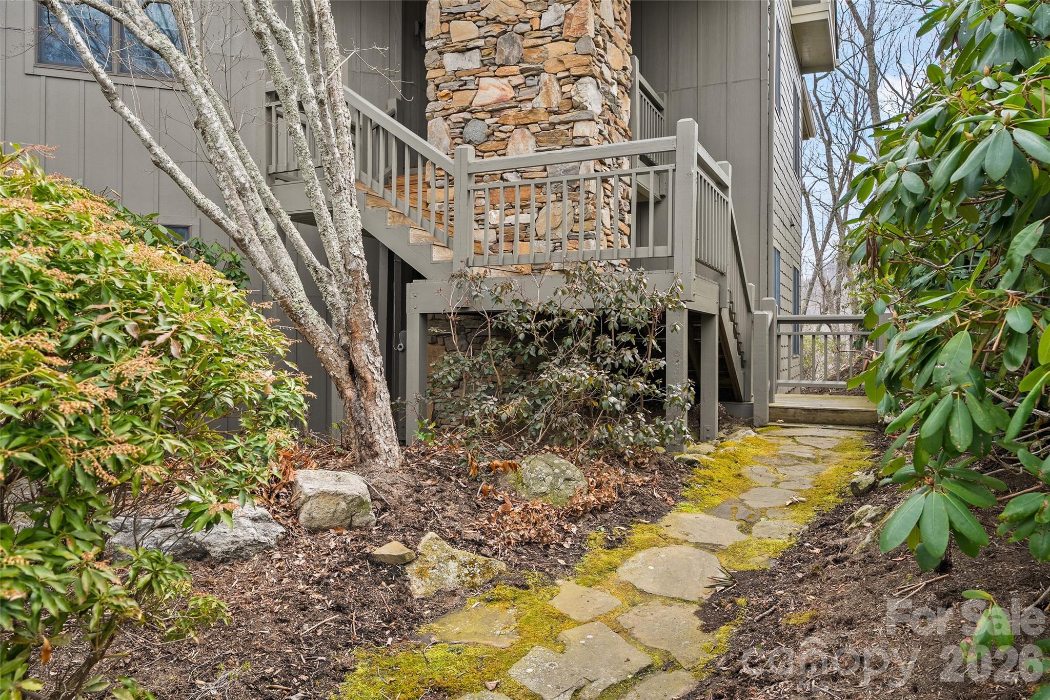 121 Stoney Falls Loop E4 Property Photo 5