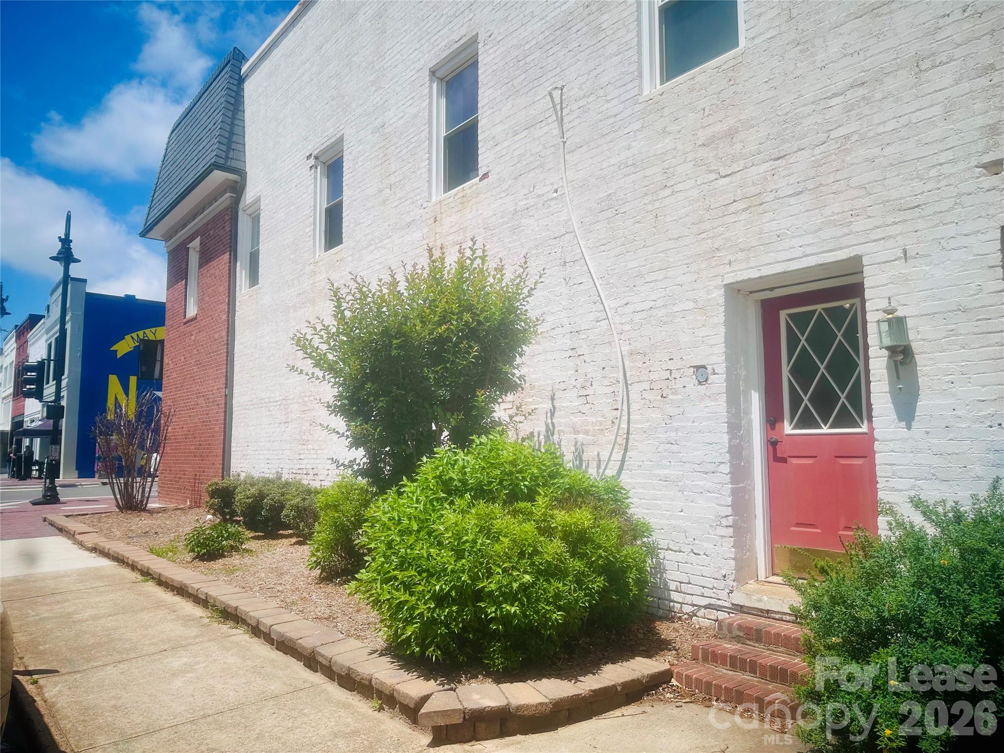 103 N College Avenue Property Photo 5