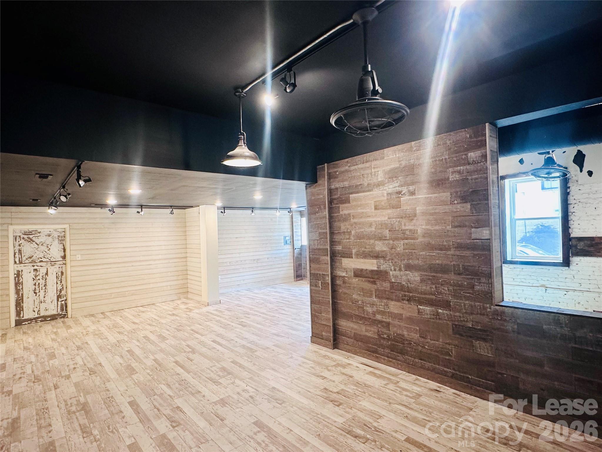 103 N College Avenue Property Photo 25
