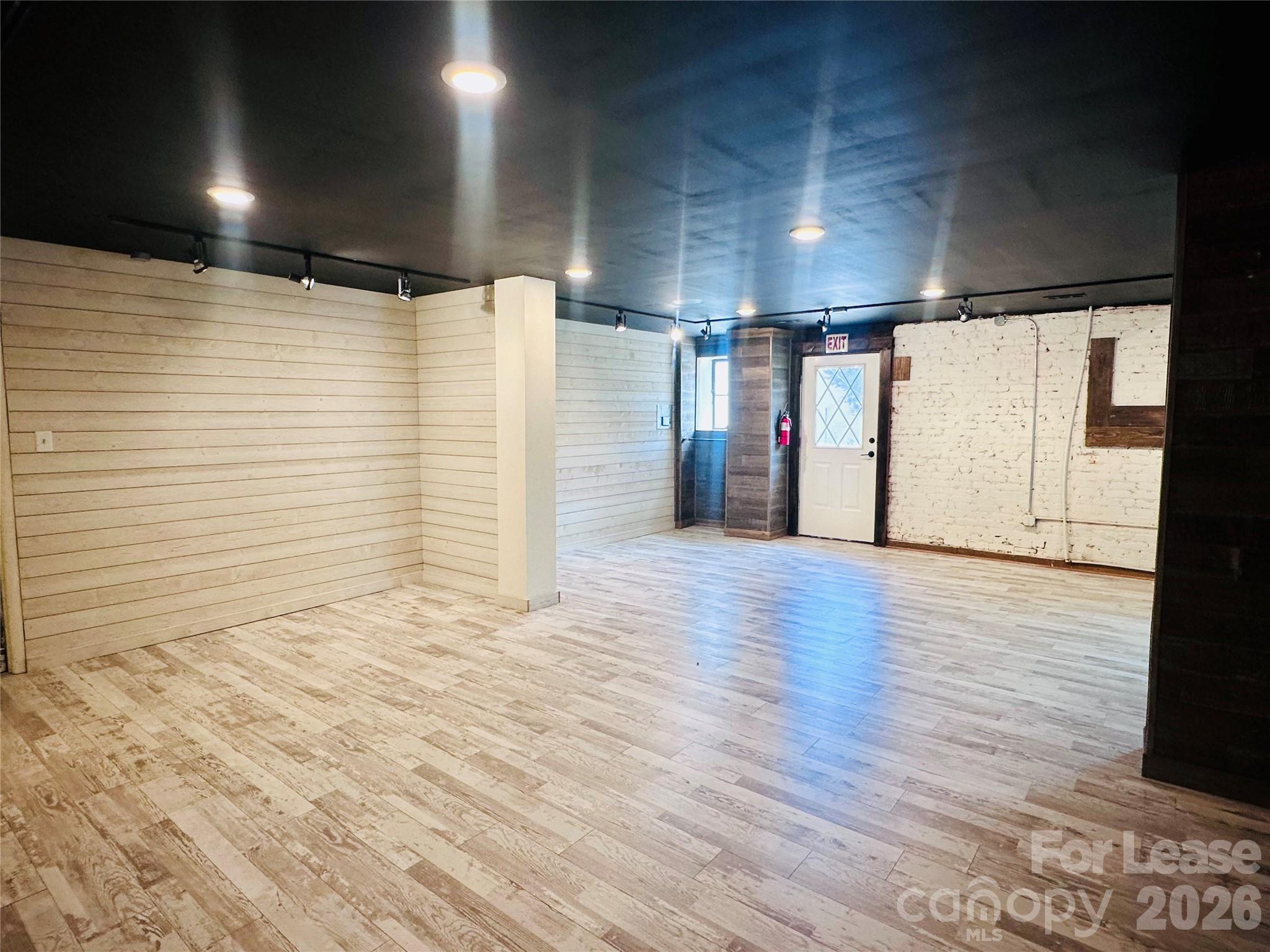 103 N College Avenue Property Photo 27