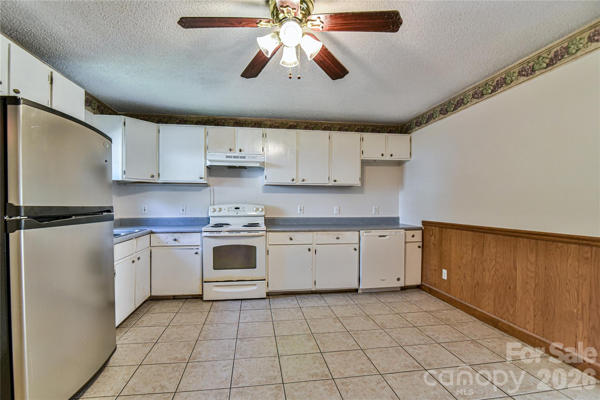 12 Moody Street Property Photo 5