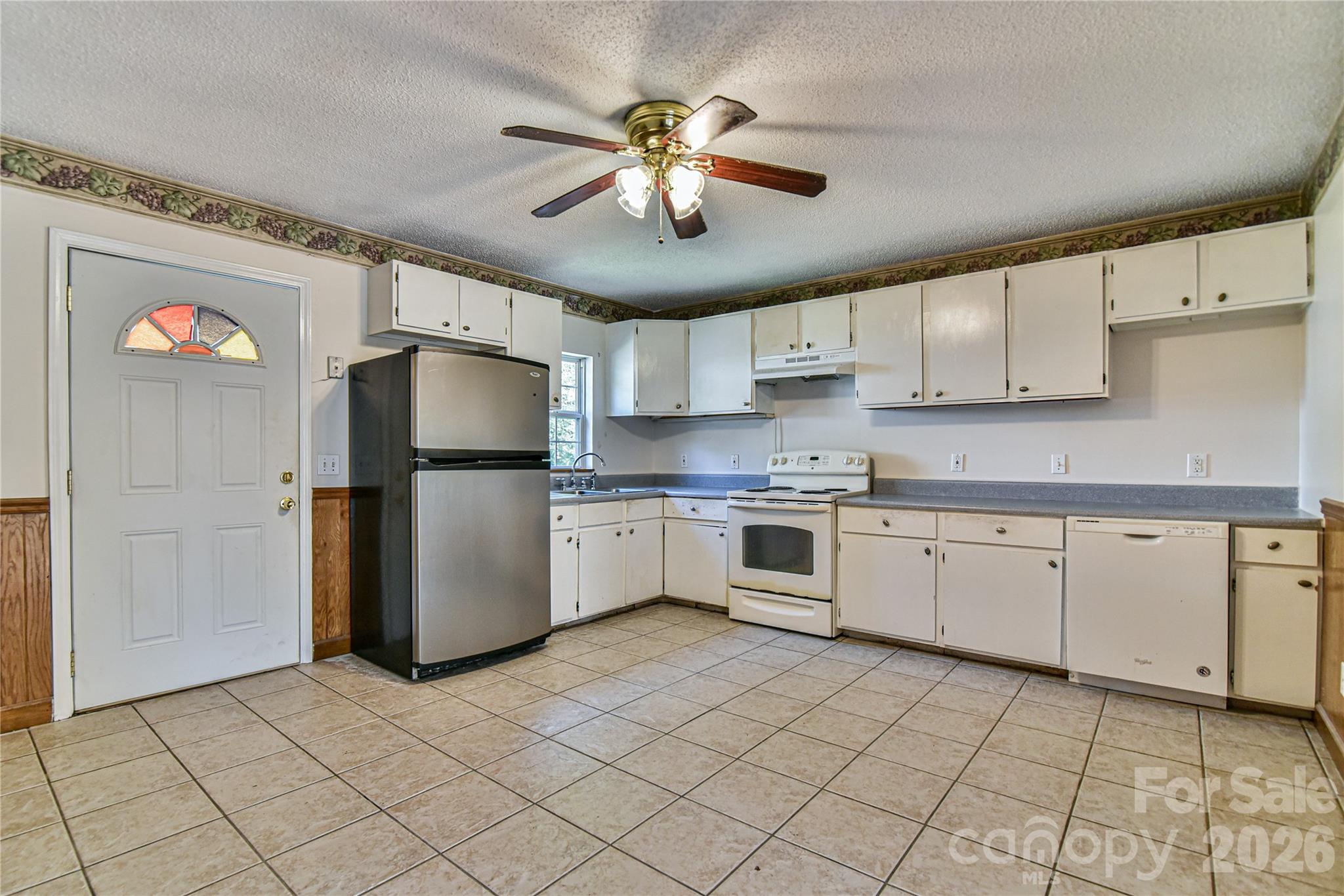 12 Moody Street Property Photo 6