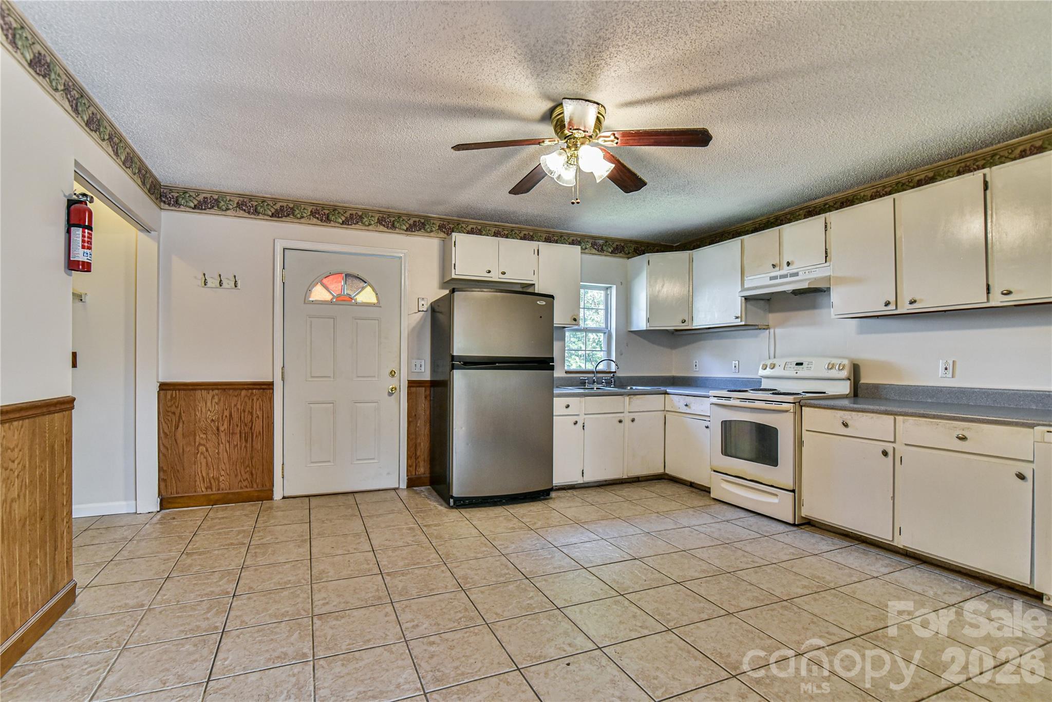 12 Moody Street Property Photo 7
