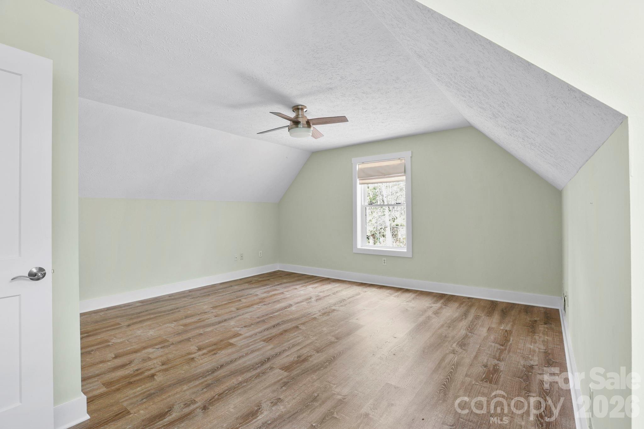 8 Fiver Lane Property Photo 23