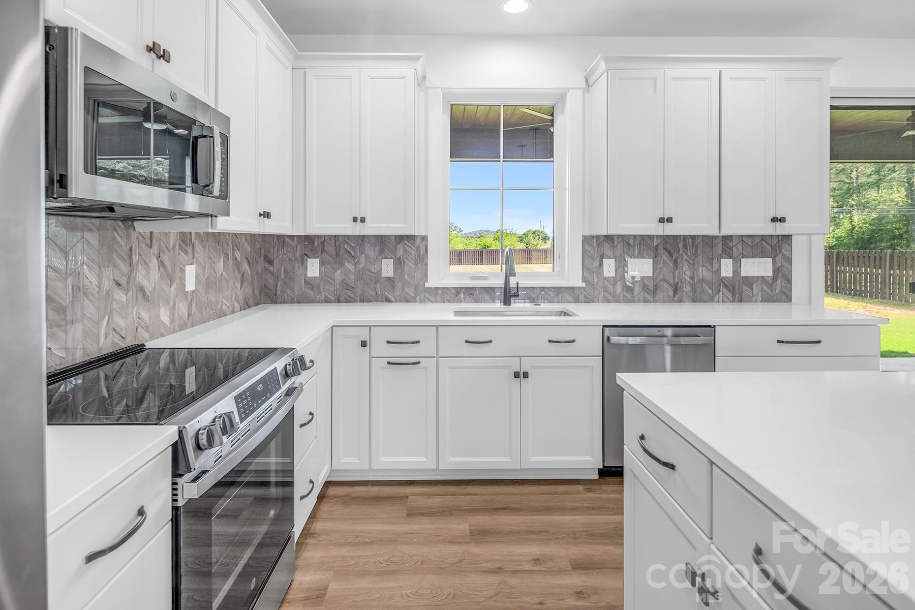 104 Hidden Cove Road Property Photo 4