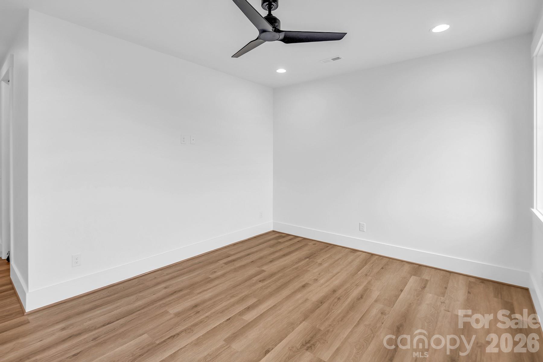 104 Hidden Cove Road Property Photo 16