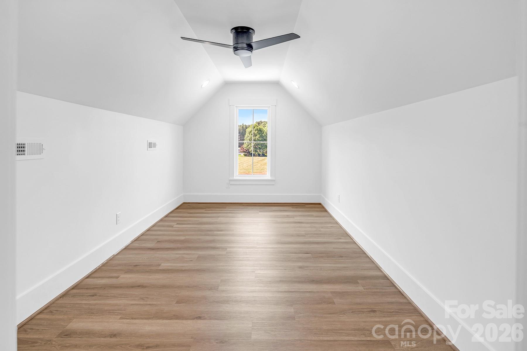 104 Hidden Cove Road Property Photo 28