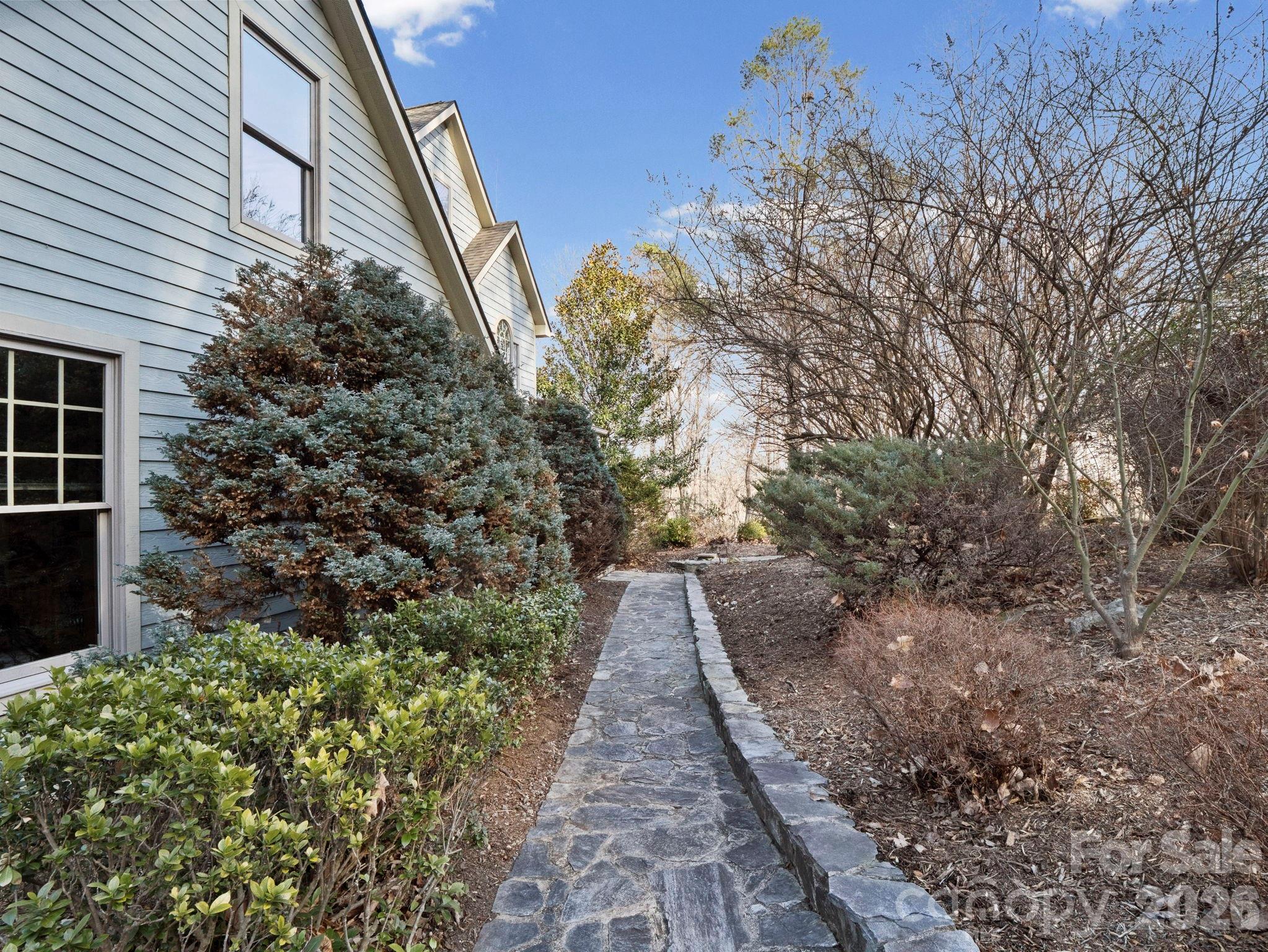 308 Bluebird Road Property Photo 4
