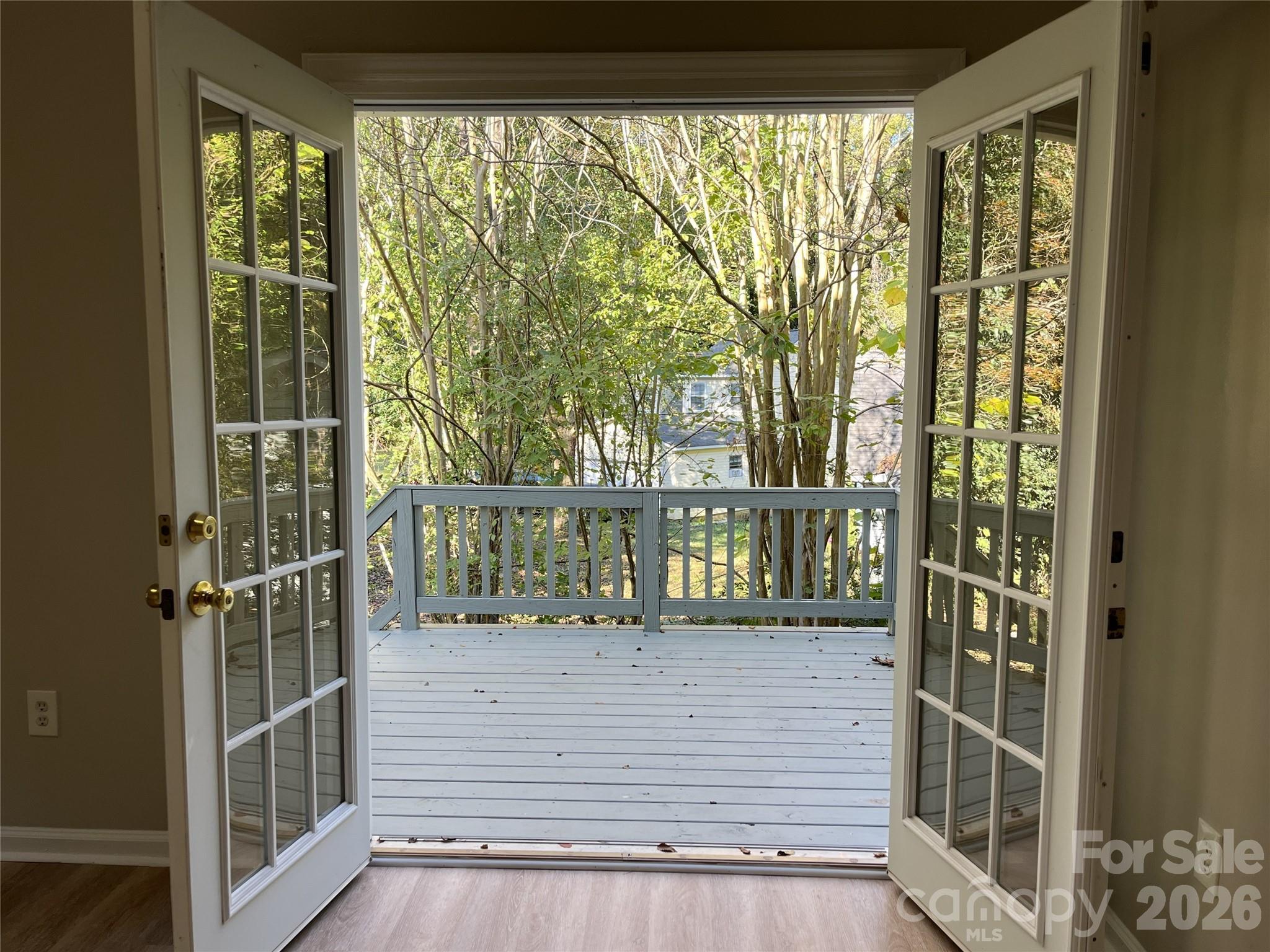 5830 Stone Bluff Court Property Photo 4