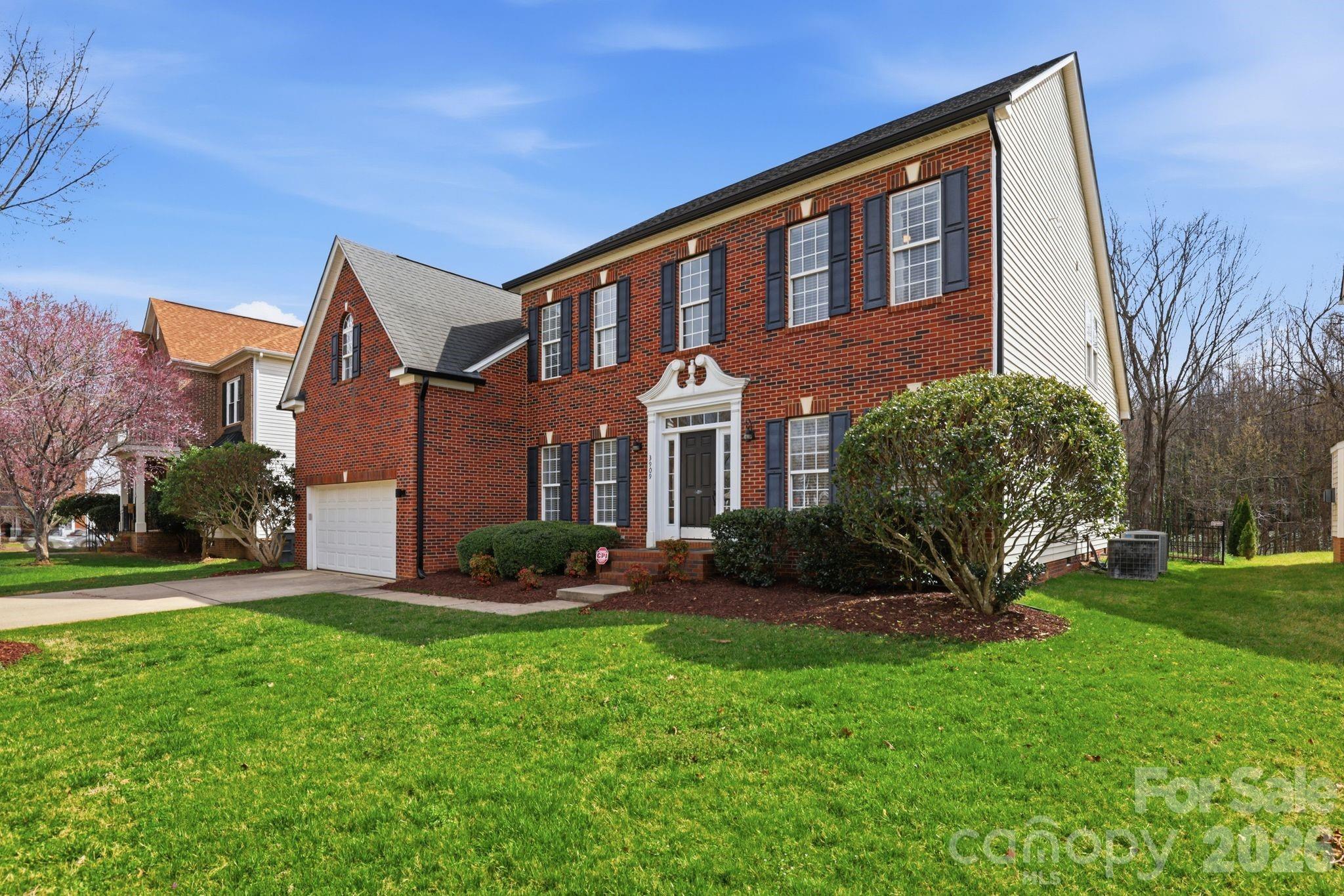 3909 Meadow Green Drive Property Photo 2