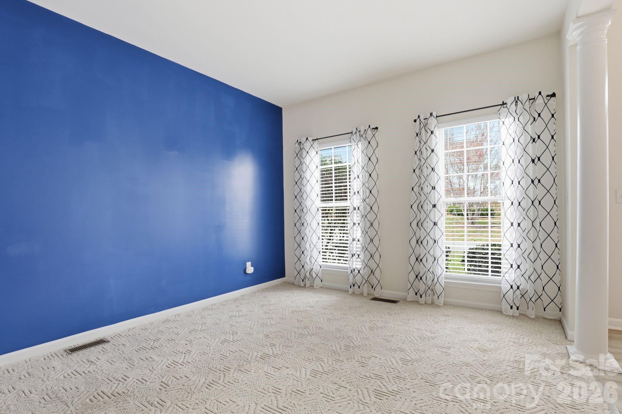 3909 Meadow Green Drive Property Photo 5