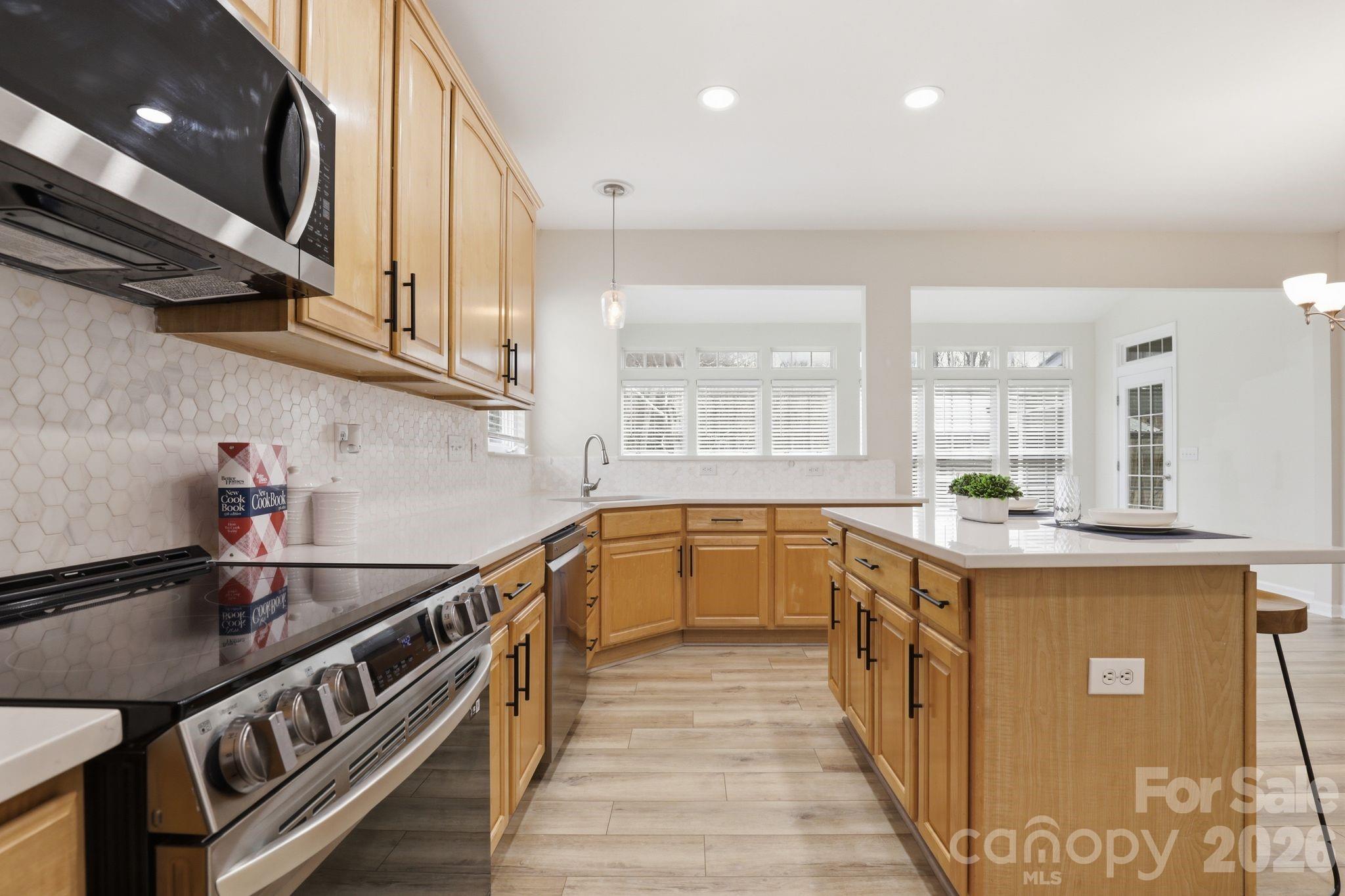 3909 Meadow Green Drive Property Photo 14