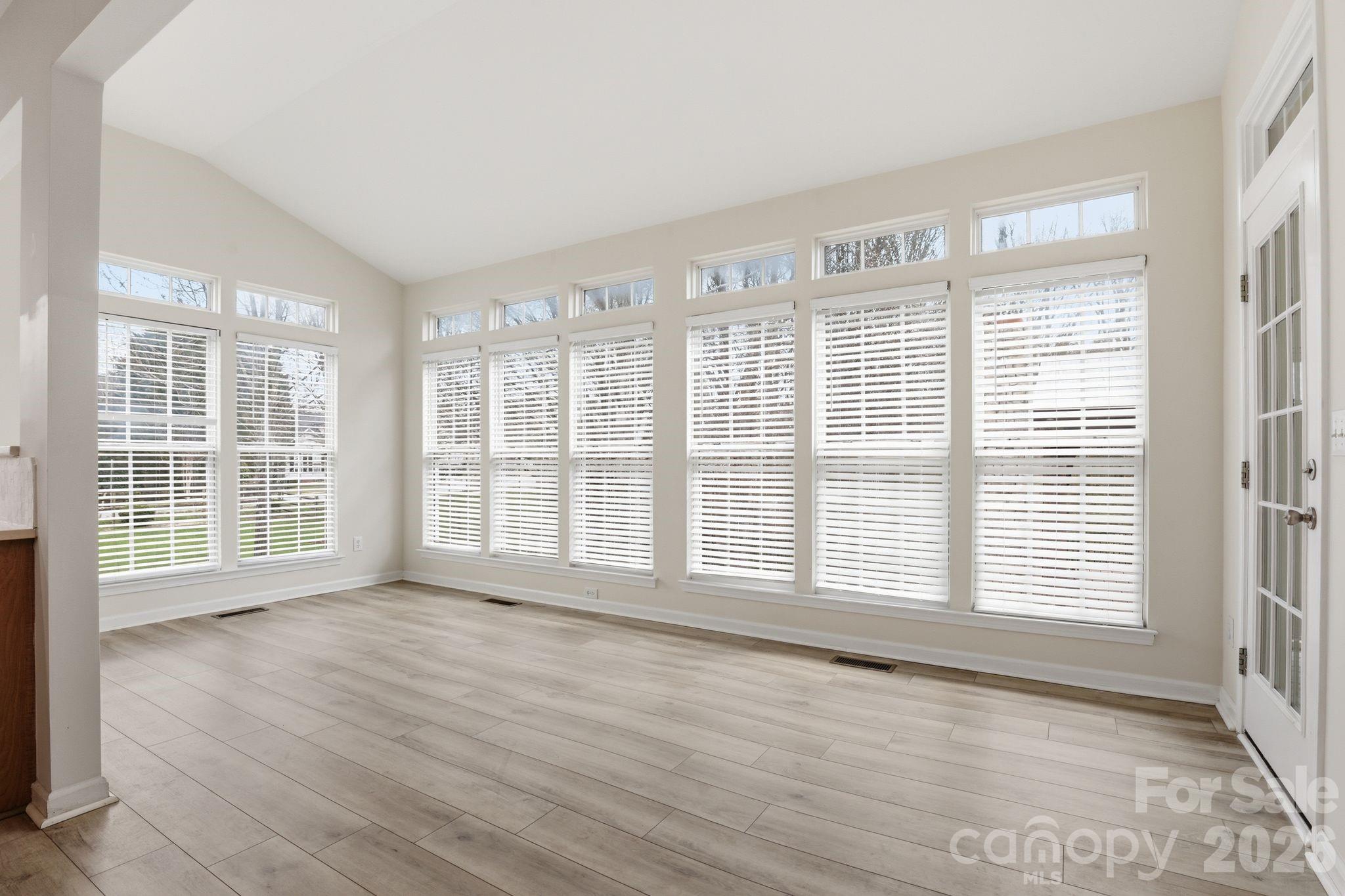 3909 Meadow Green Drive Property Photo 16