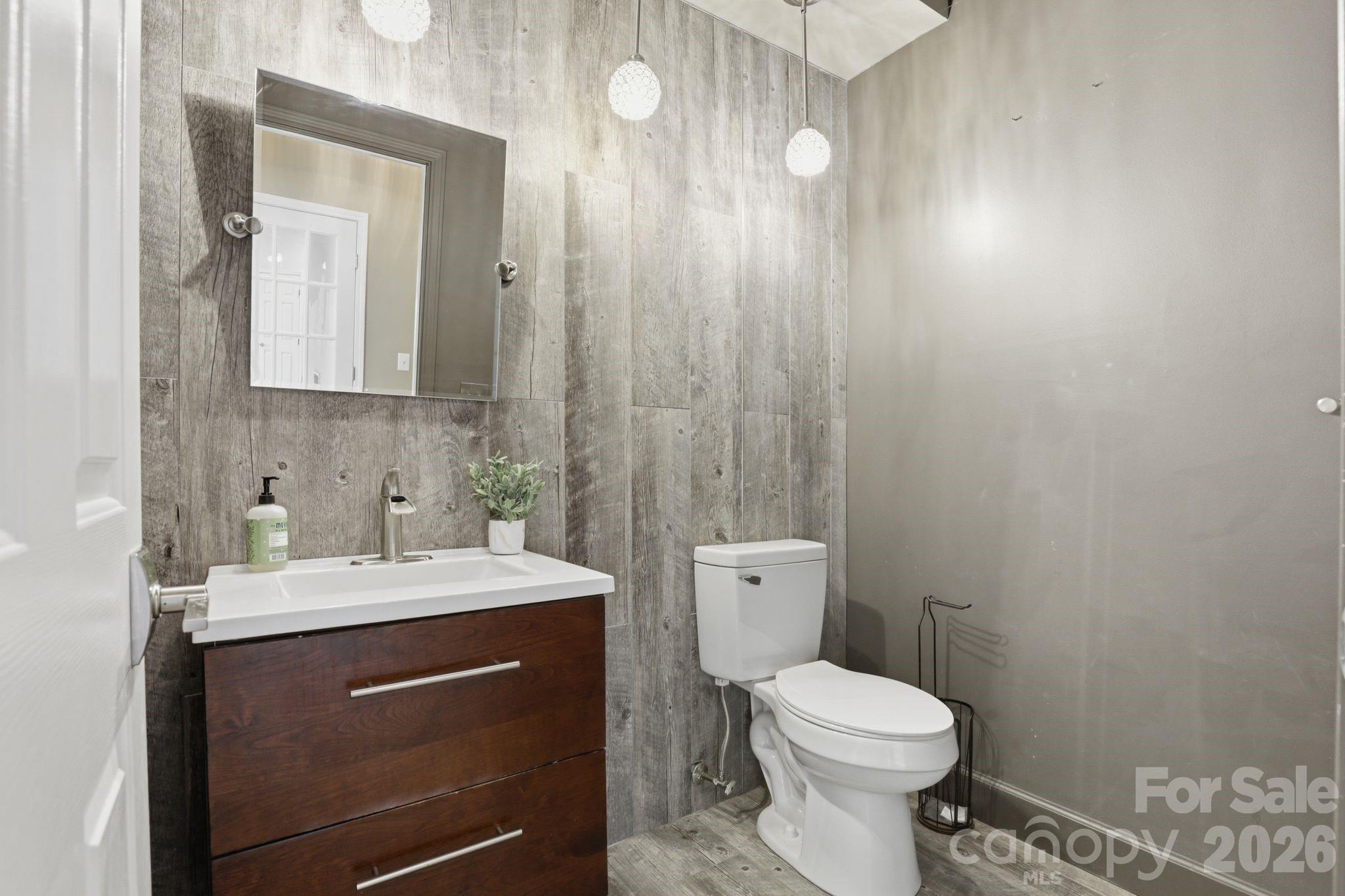 3909 Meadow Green Drive Property Photo 19