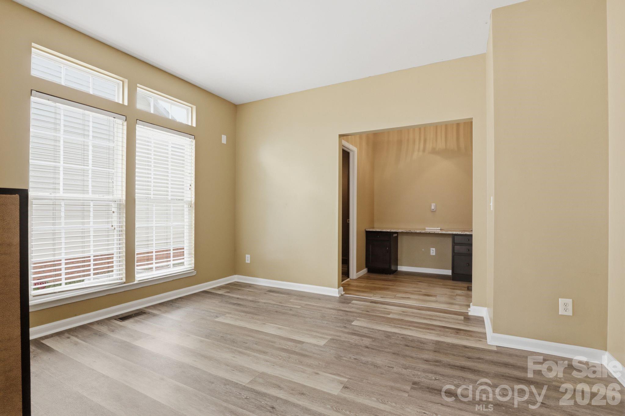 3909 Meadow Green Drive Property Photo 20