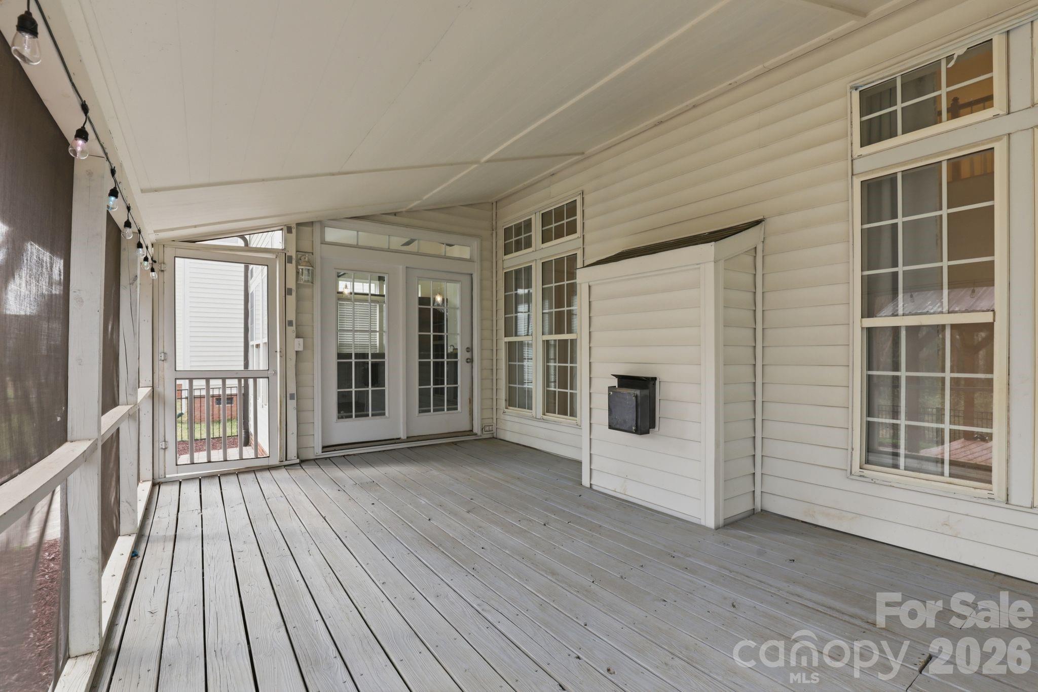 3909 Meadow Green Drive Property Photo 24