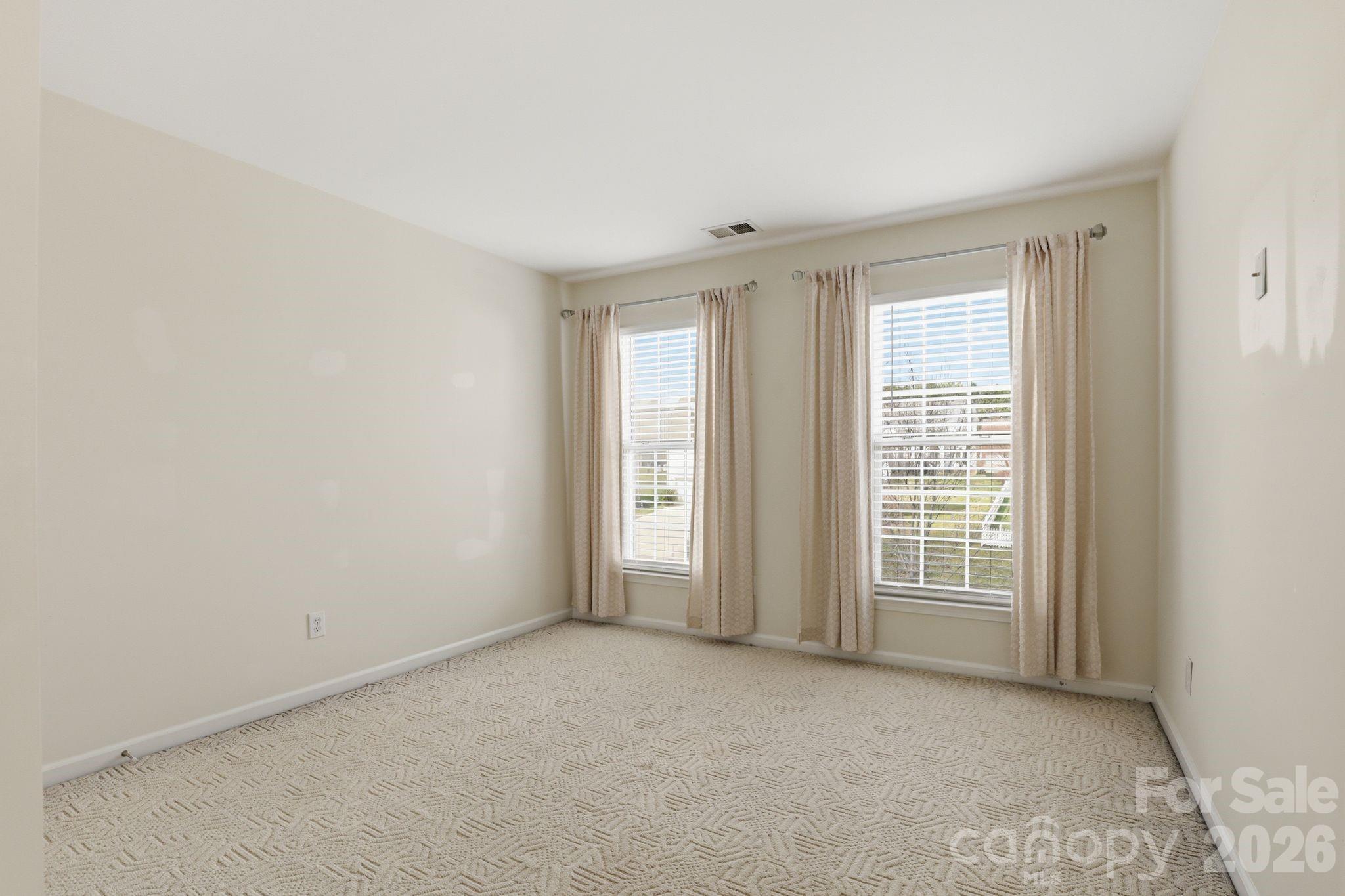 3909 Meadow Green Drive Property Photo 29