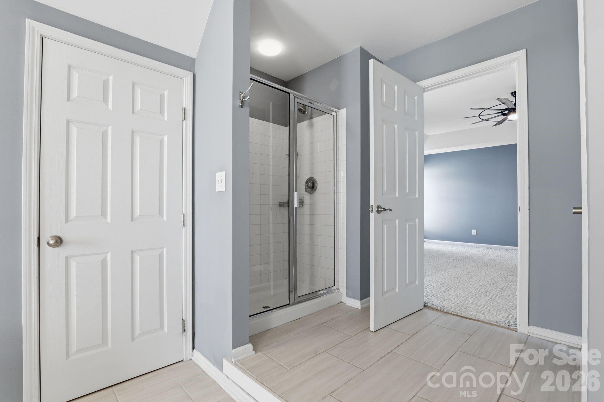 3909 Meadow Green Drive Property Photo 35