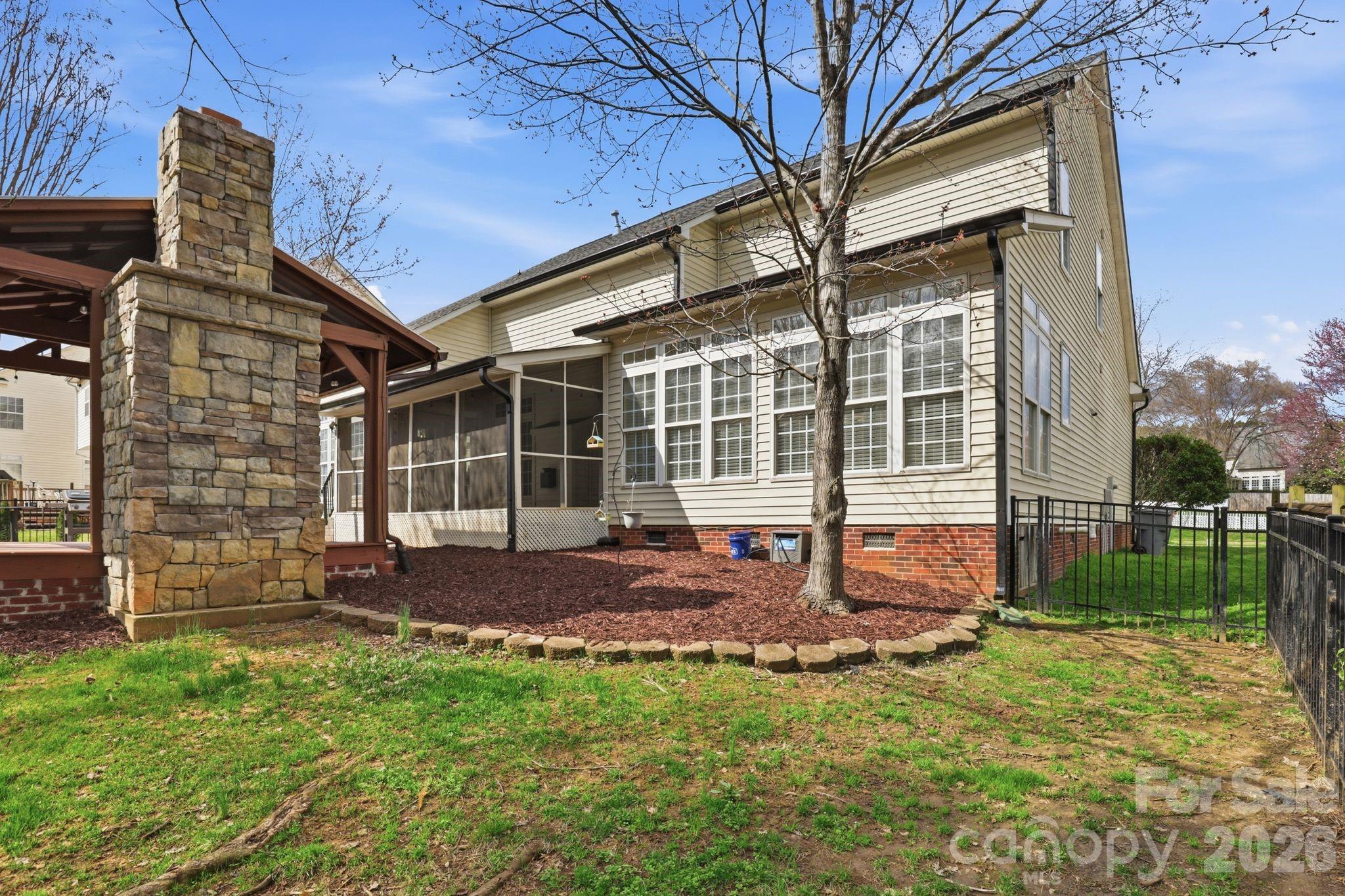 3909 Meadow Green Drive Property Photo 38