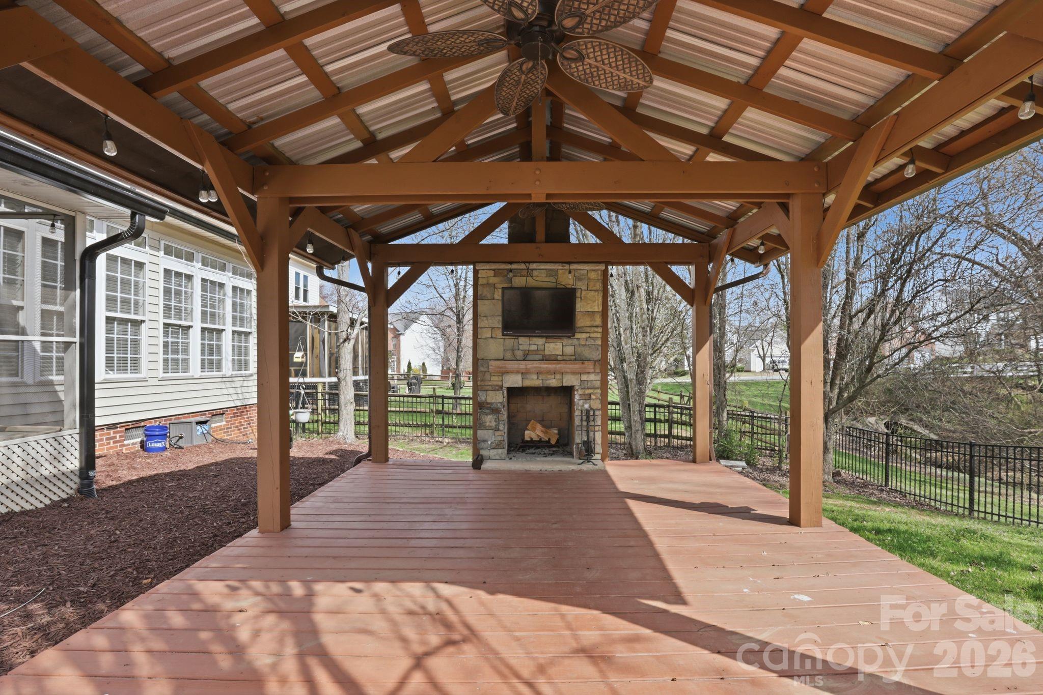 3909 Meadow Green Drive Property Photo 41