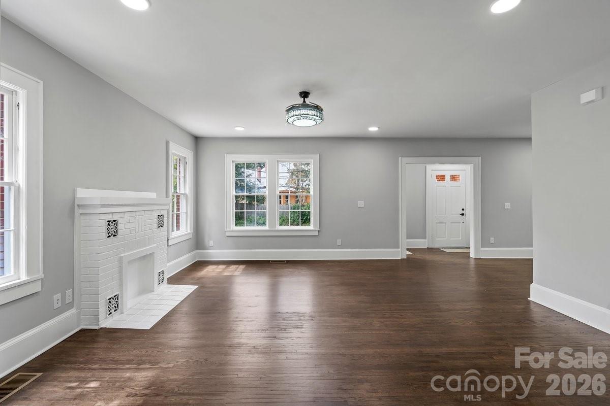 303 Lancaster Avenue Property Photo 14