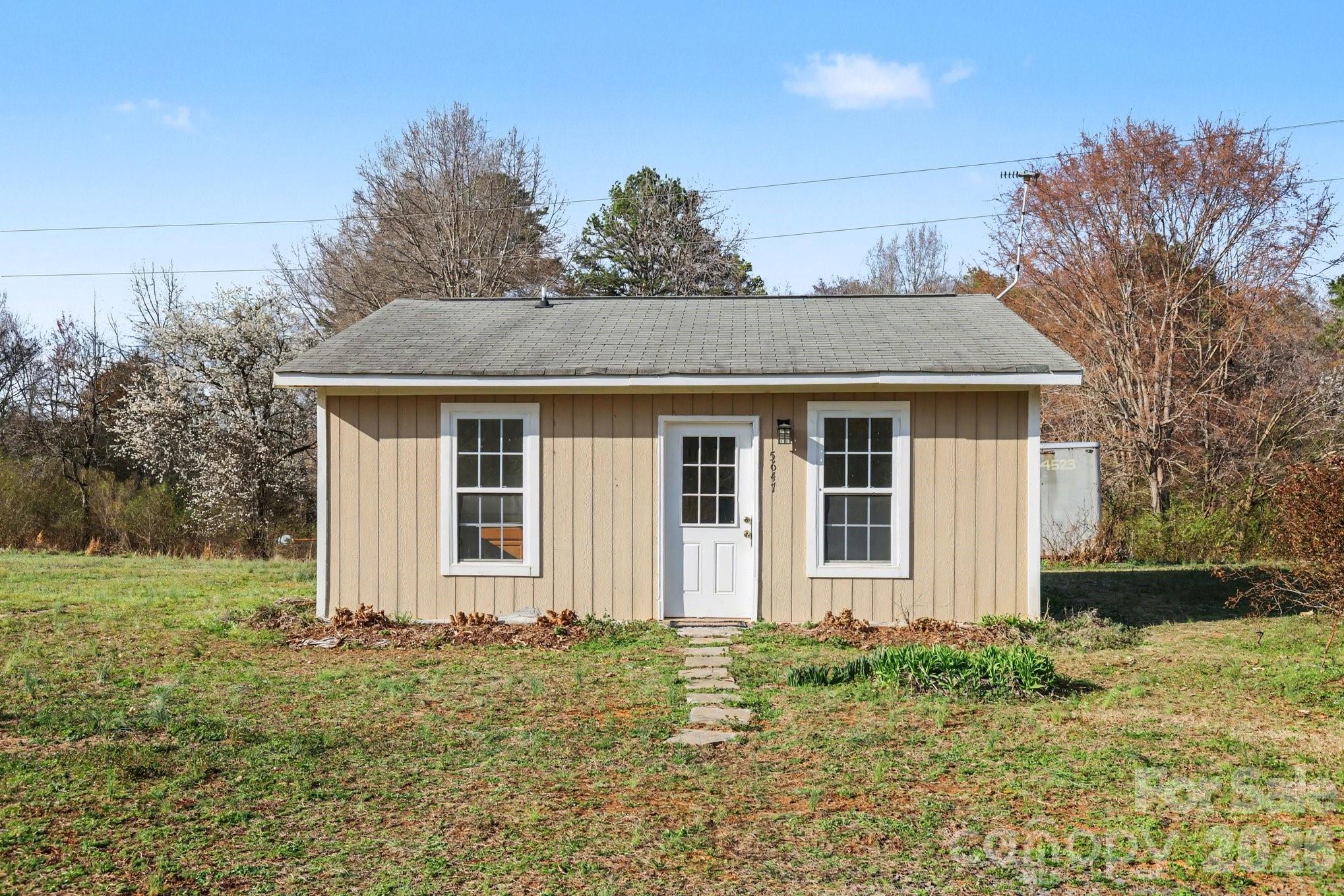 5647 Putuptoe Place Property Photo 2