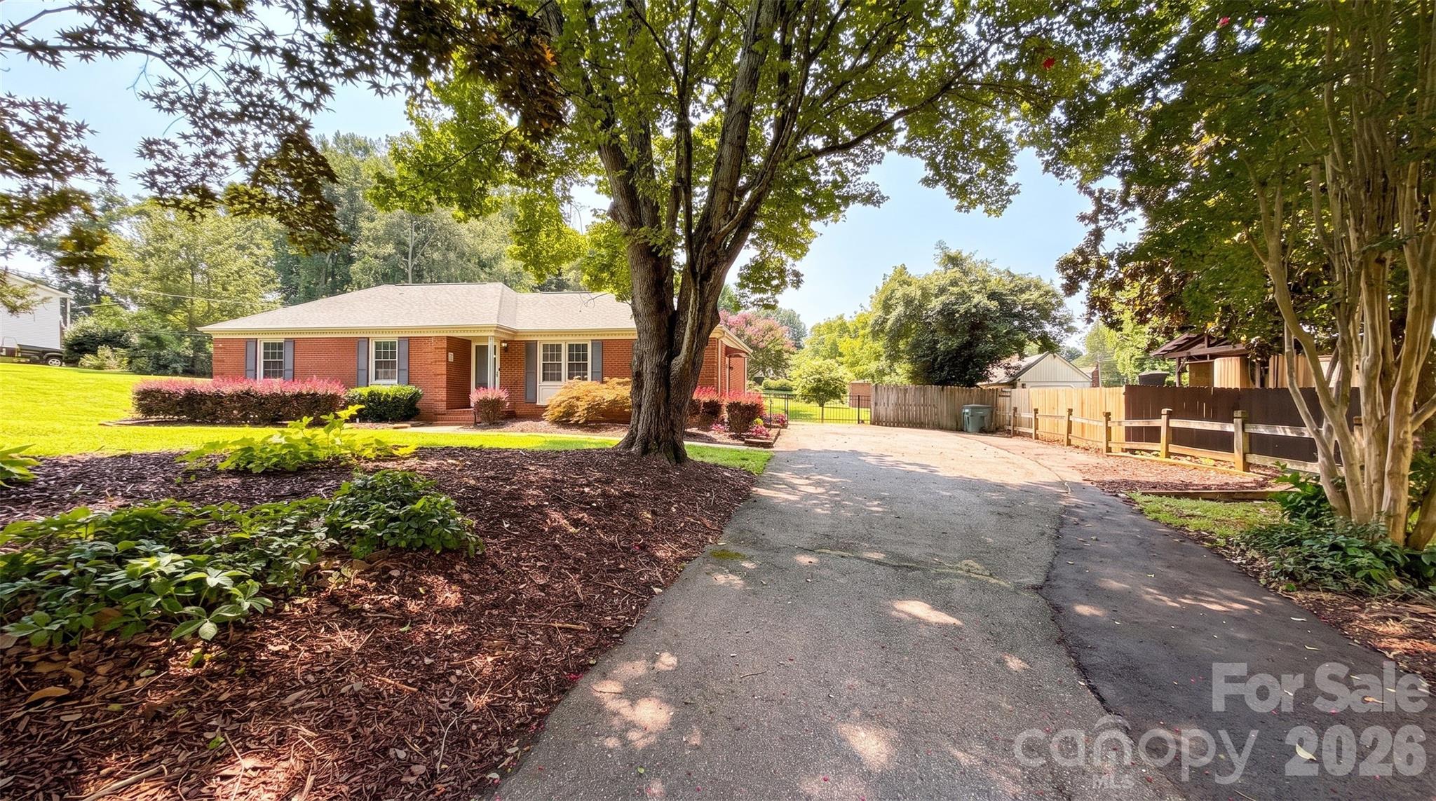 2309 Amity Avenue Property Photo 5