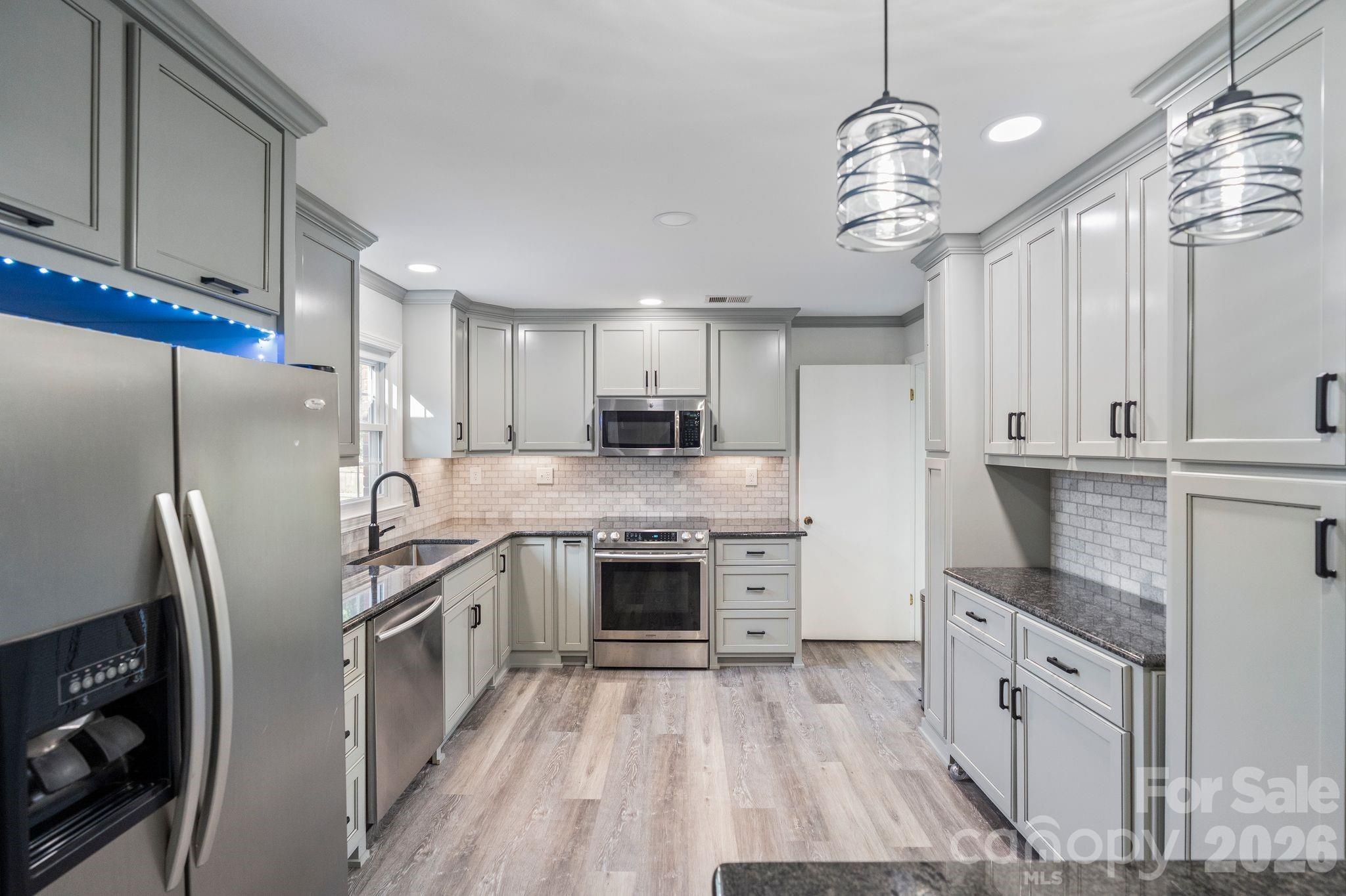 2309 Amity Avenue Property Photo 8