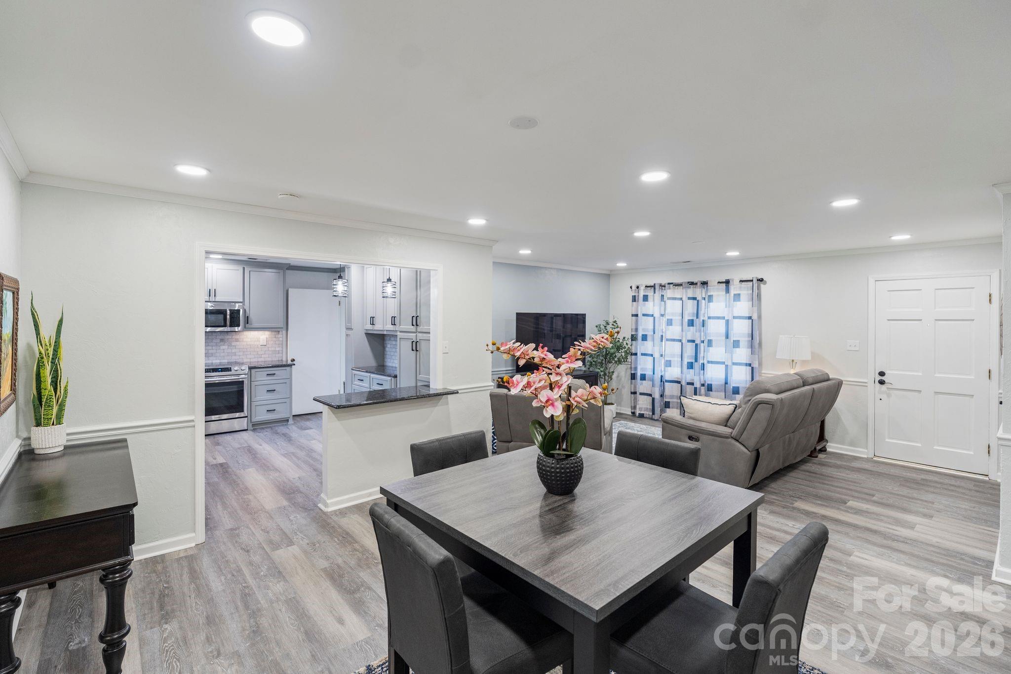 2309 Amity Avenue Property Photo 12