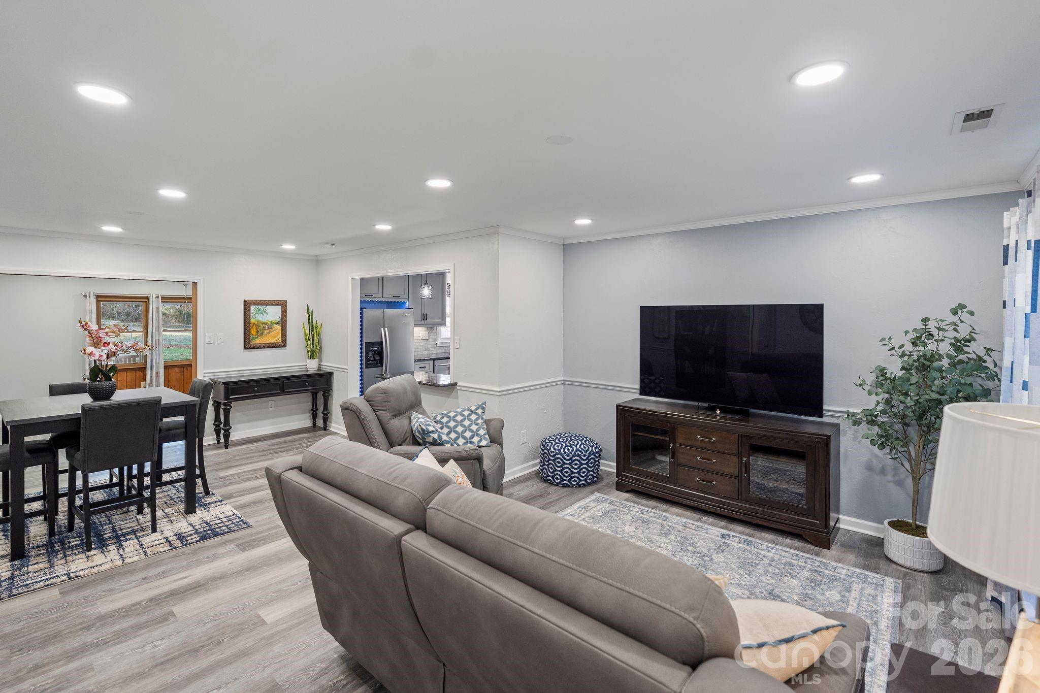 2309 Amity Avenue Property Photo 14