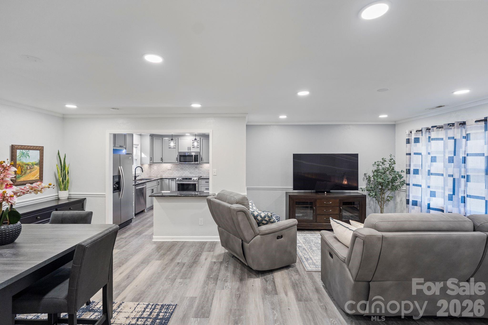 2309 Amity Avenue Property Photo 15