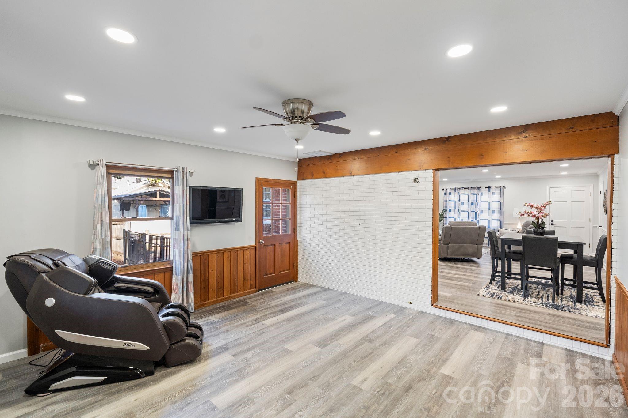 2309 Amity Avenue Property Photo 16