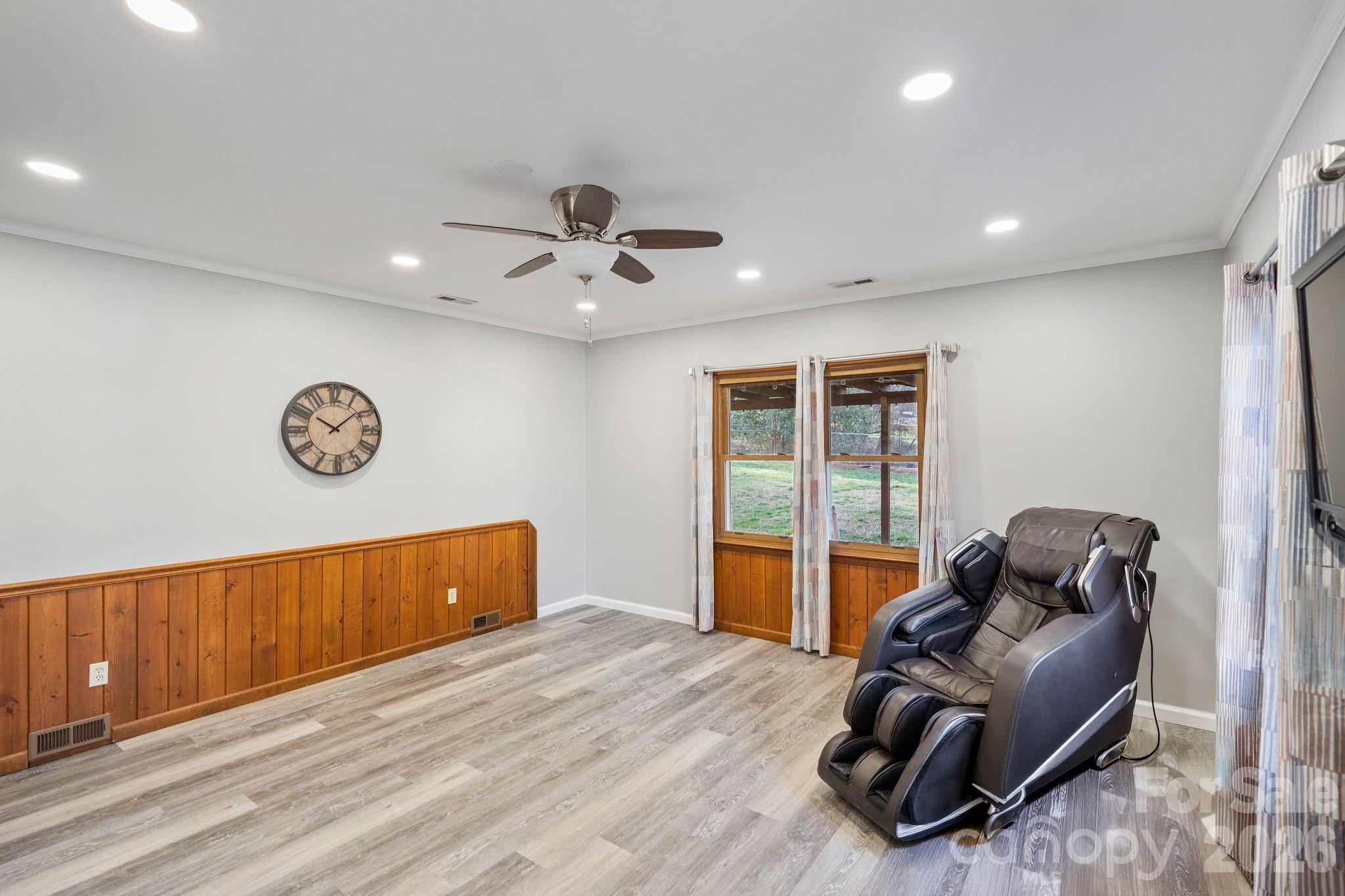 2309 Amity Avenue Property Photo 17
