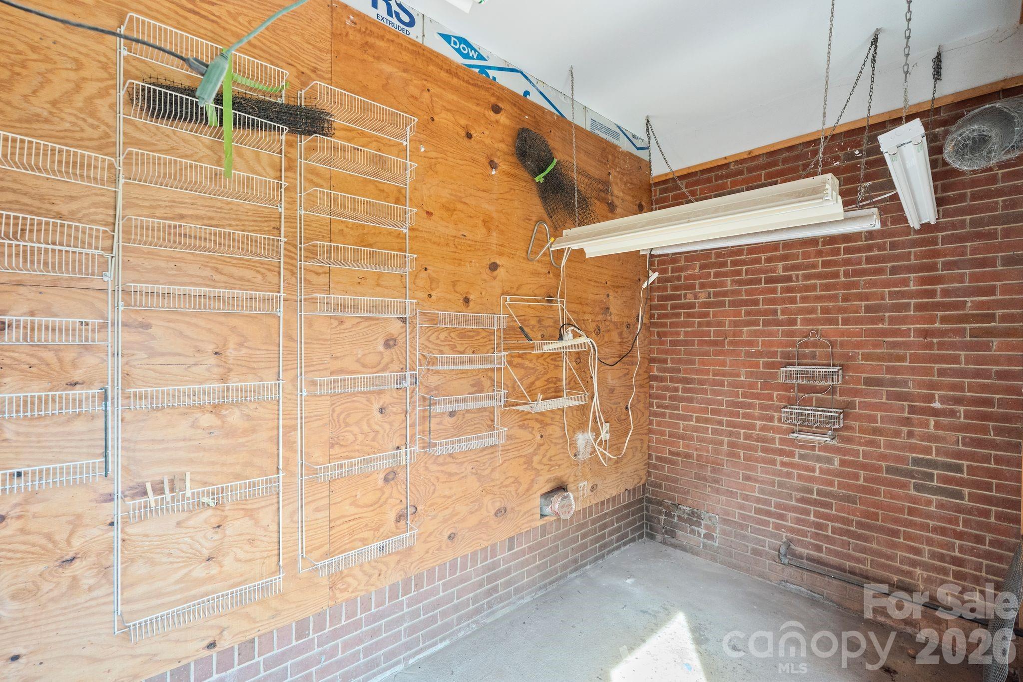 2309 Amity Avenue Property Photo 28