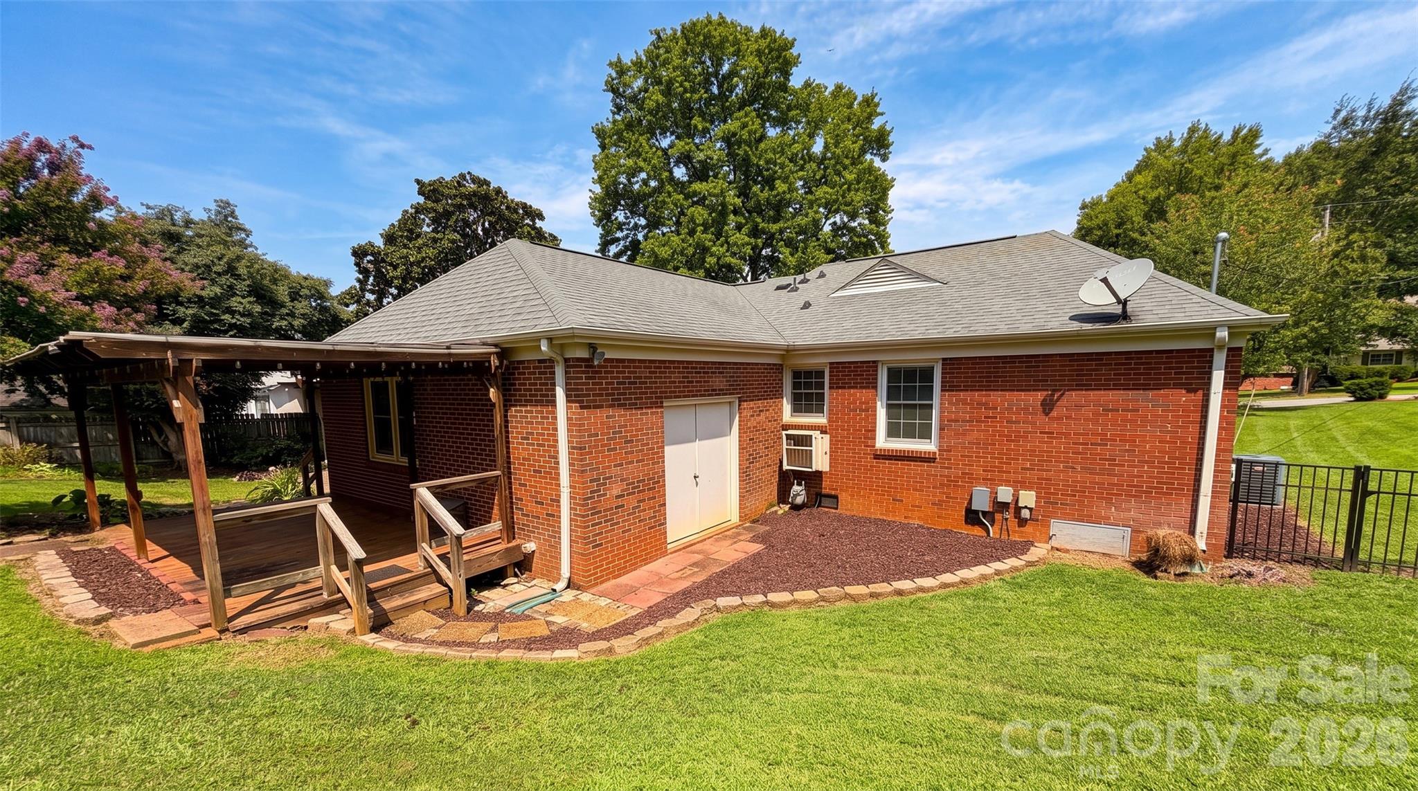 2309 Amity Avenue Property Photo 34
