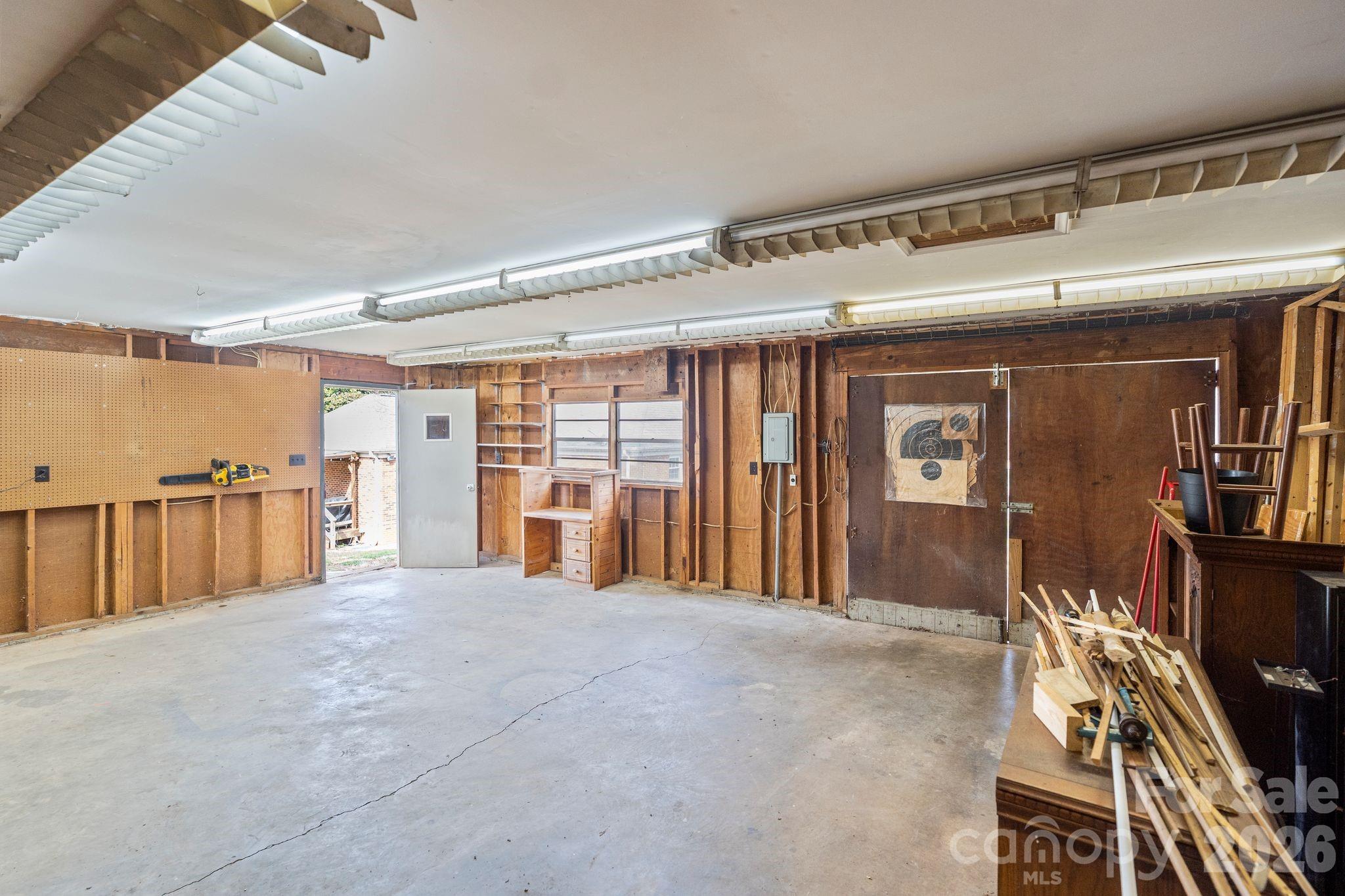 2309 Amity Avenue Property Photo 37