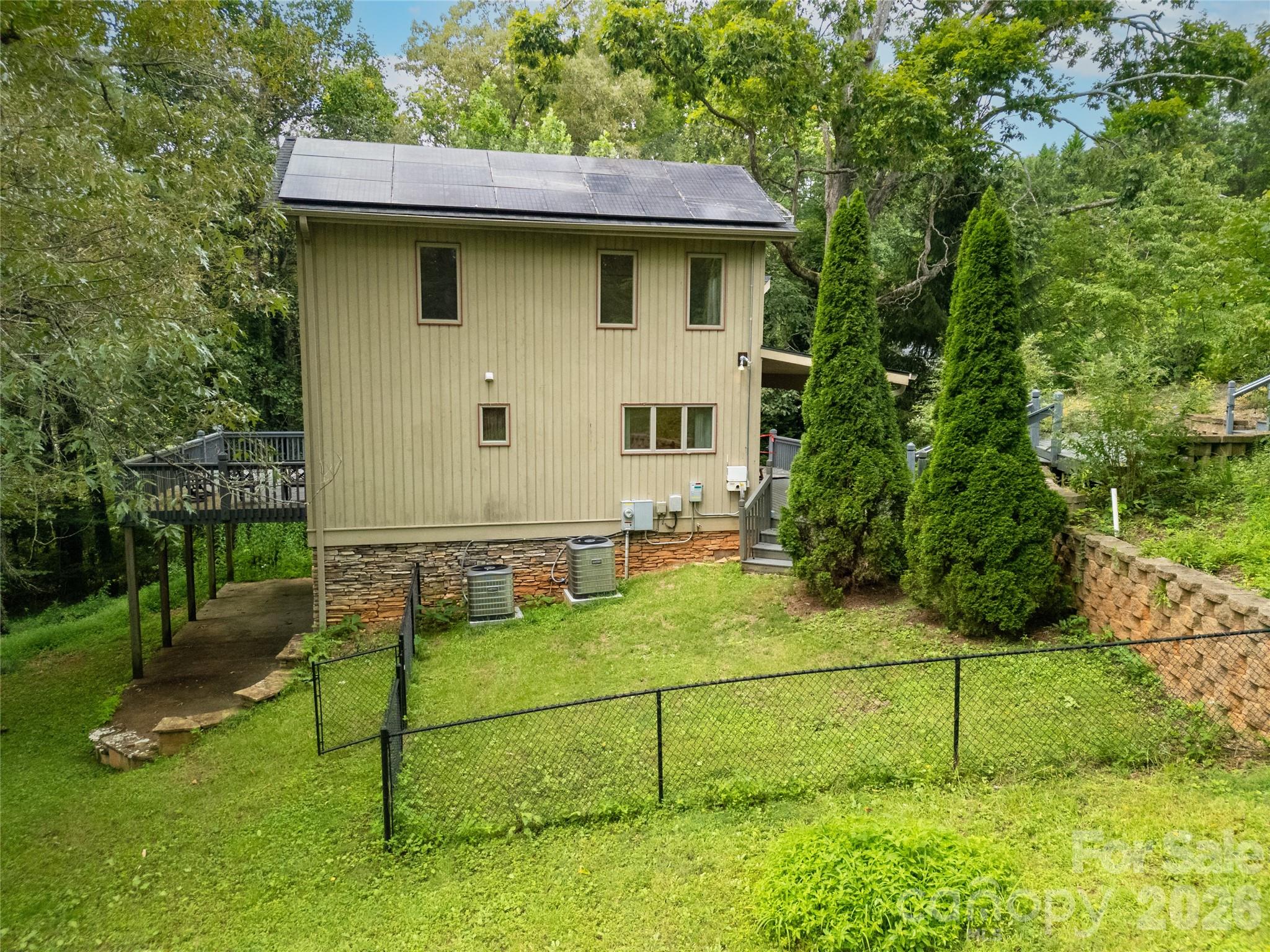 72 Memory Lane Property Photo 8
